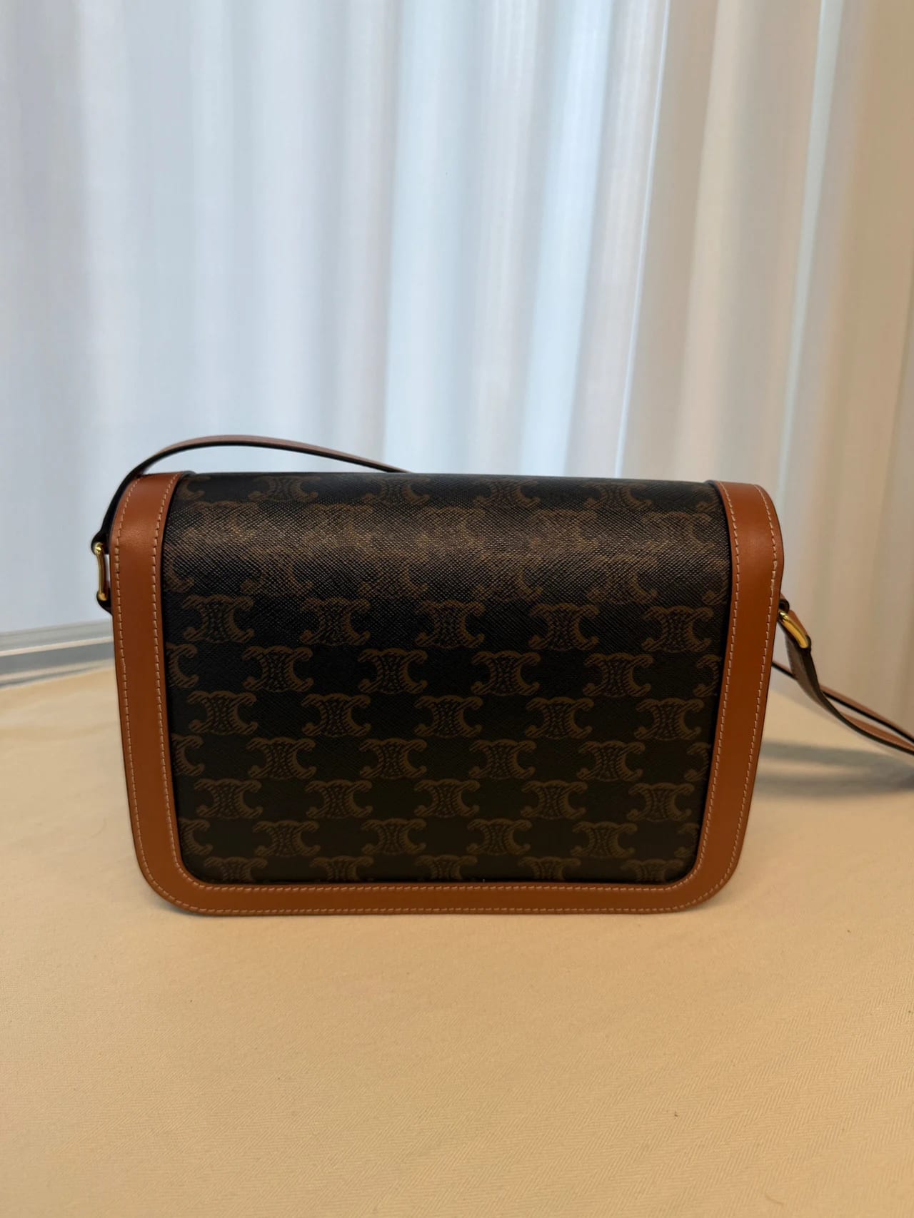 Celine Classique Triomphe 中號 縮圖 3