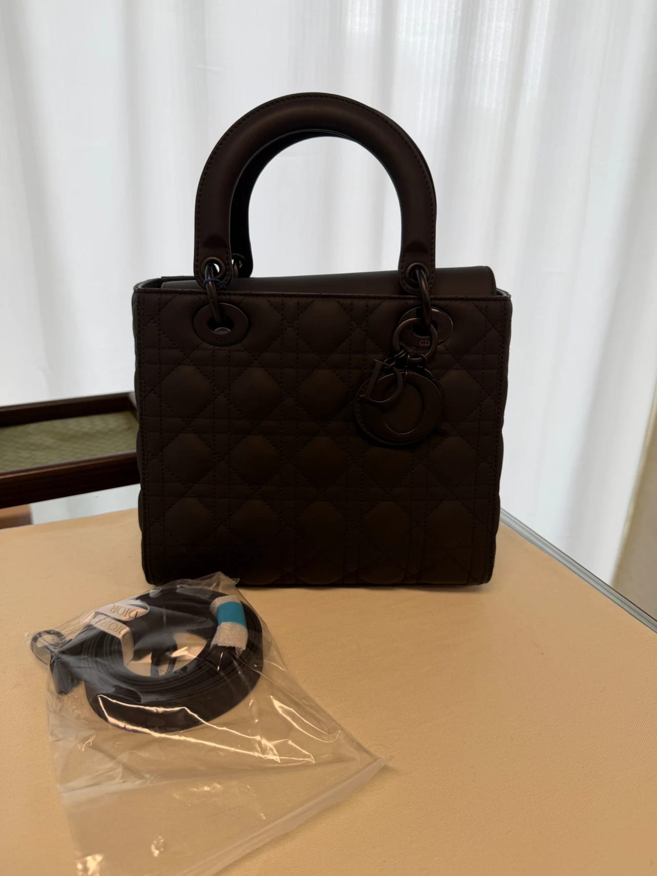 Dior Medium Lady Dior Ultramatte 縮圖 1