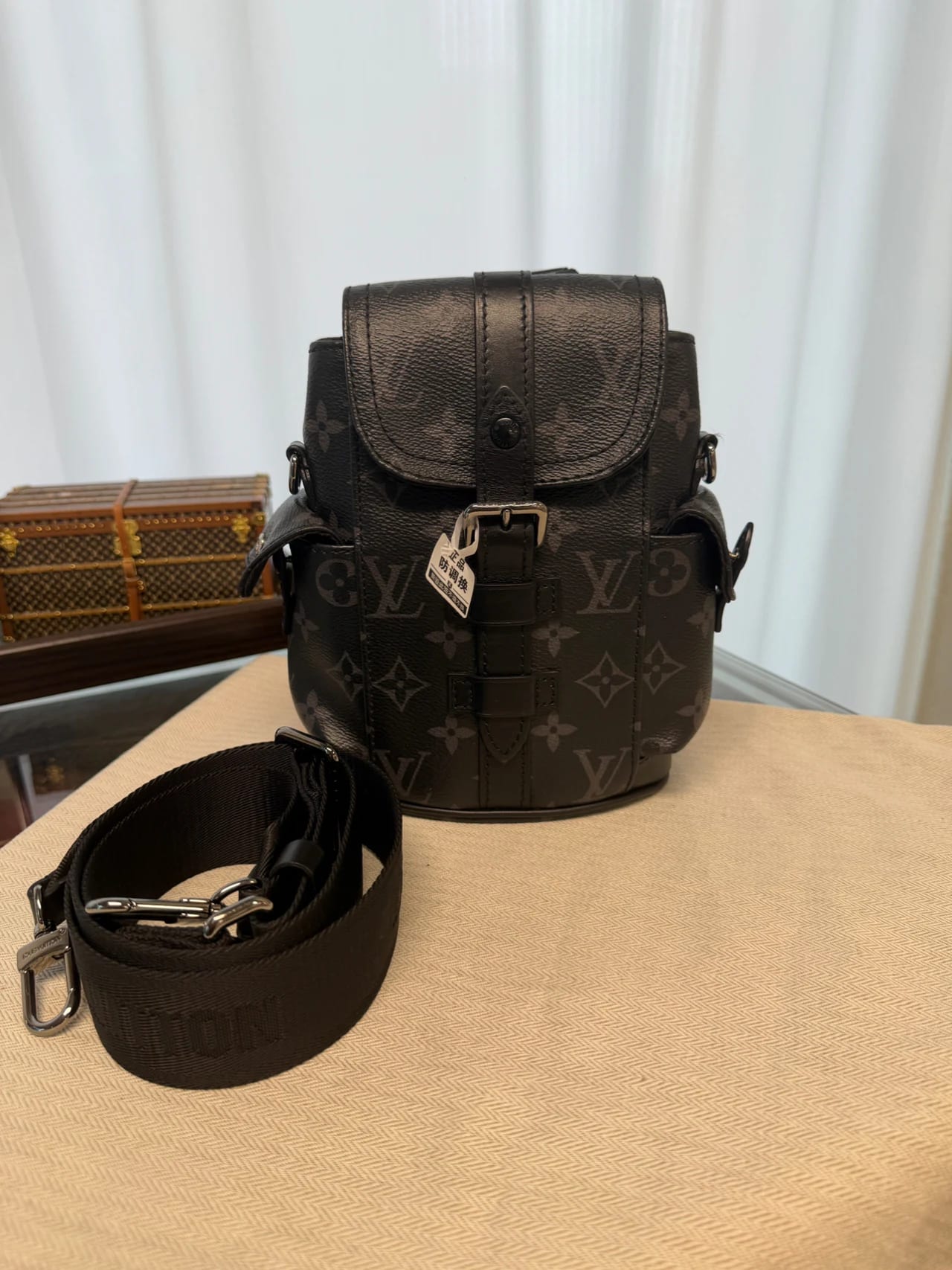Louis Vuitton Nano Christopher 縮圖 1