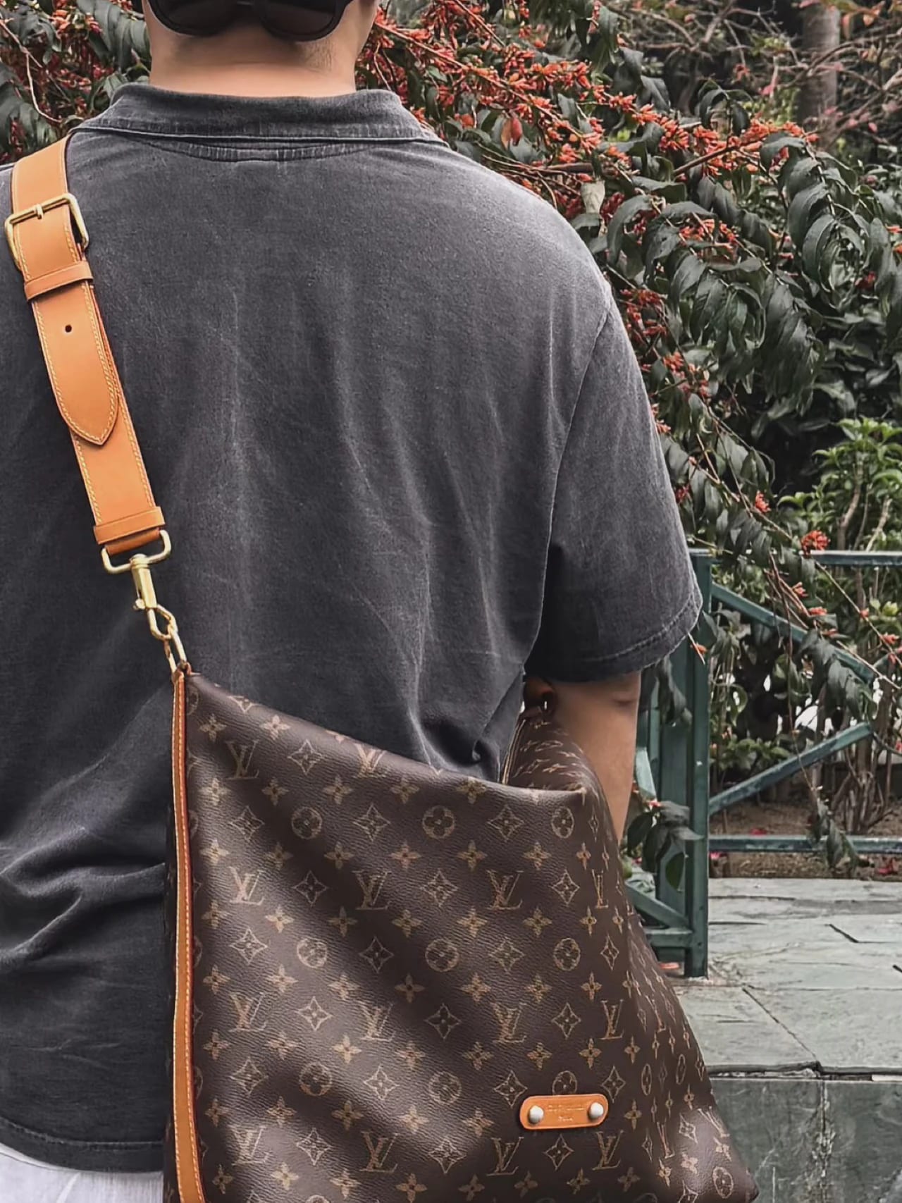 Louis Vuitton Vagabond Hobo PM 縮圖 3