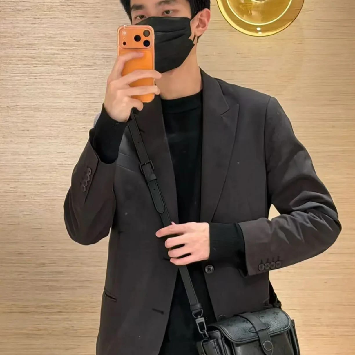 Louis Vuitton Cargo Wearable Wallet 縮圖 3