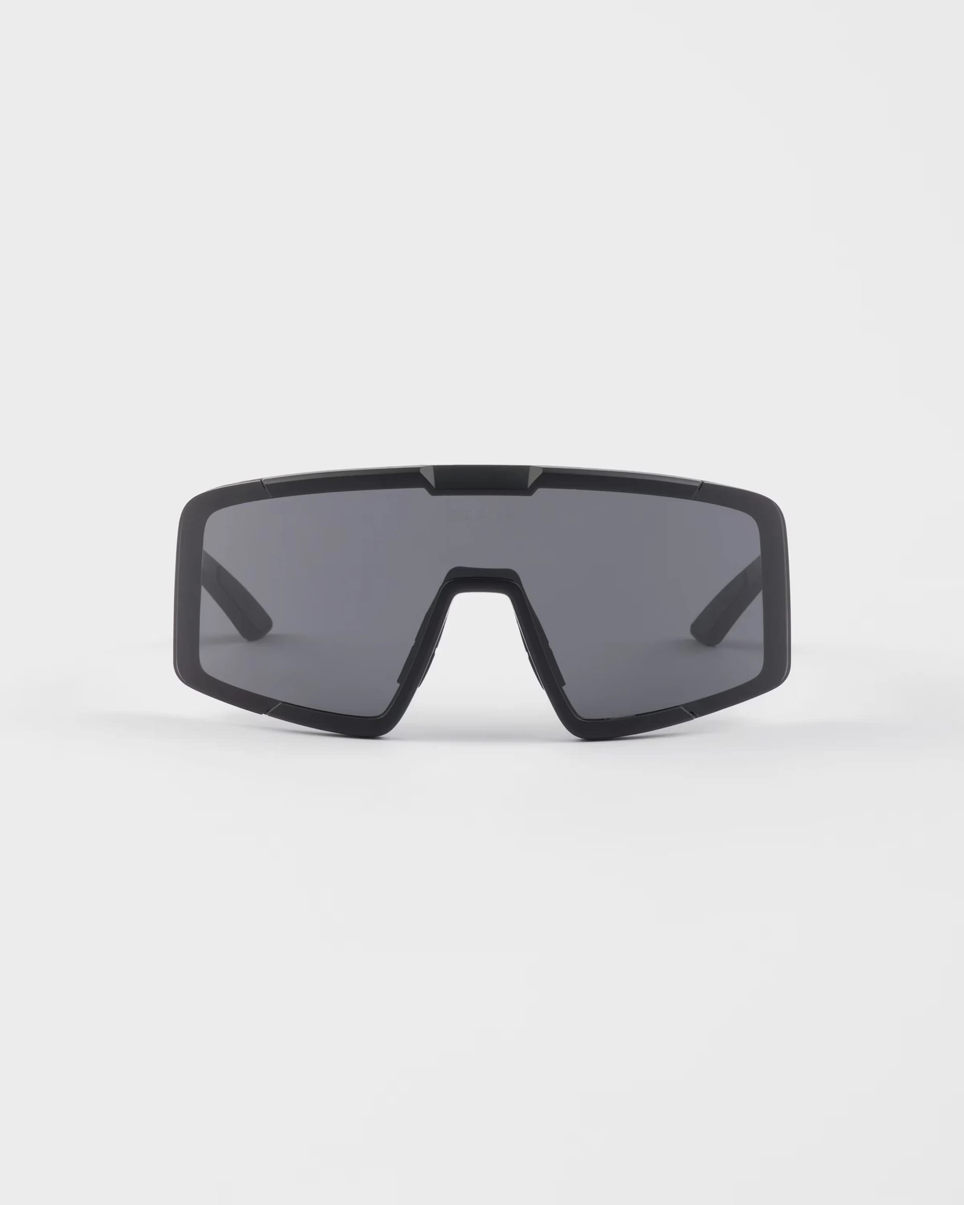 Prada Linea Rossa Active Sunglasses 縮圖 1