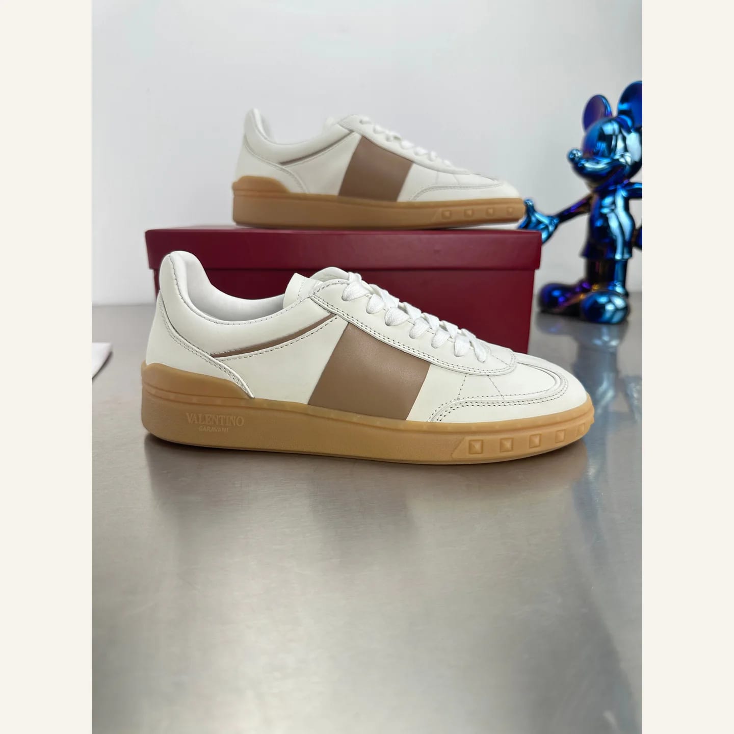 Valentino Garavani Suede Low-top Sneaker 縮圖 2