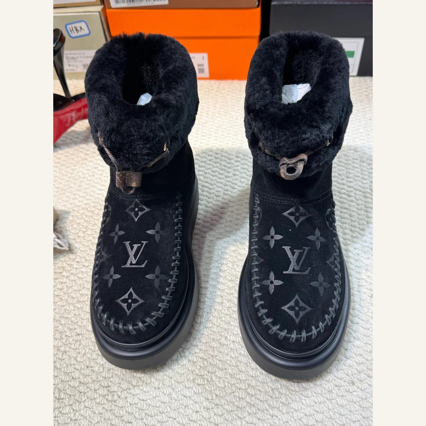 Louis Vuitton Monogram Shearling Ankle Boot 縮圖 2