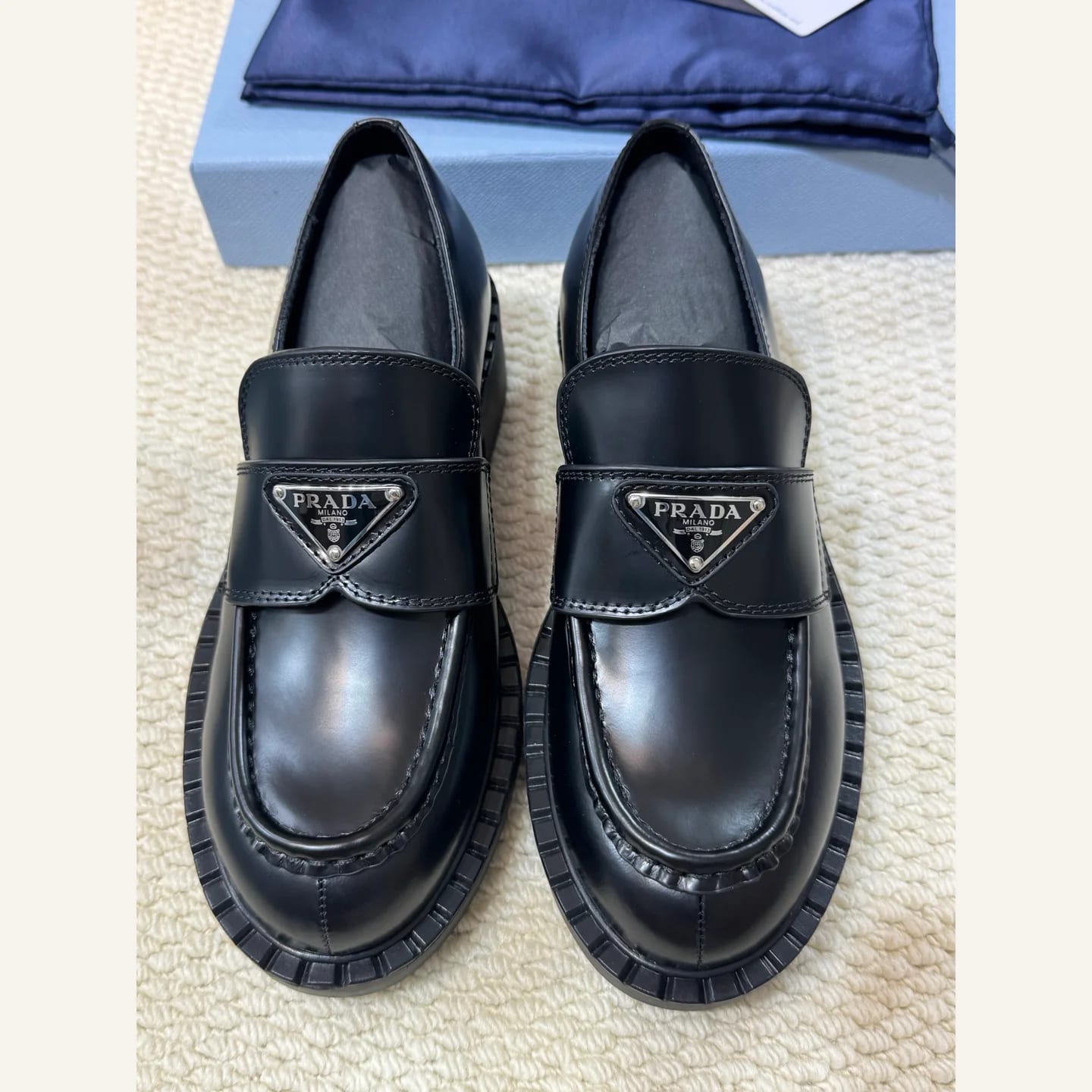 Prada Monolith Loafer 縮圖 2