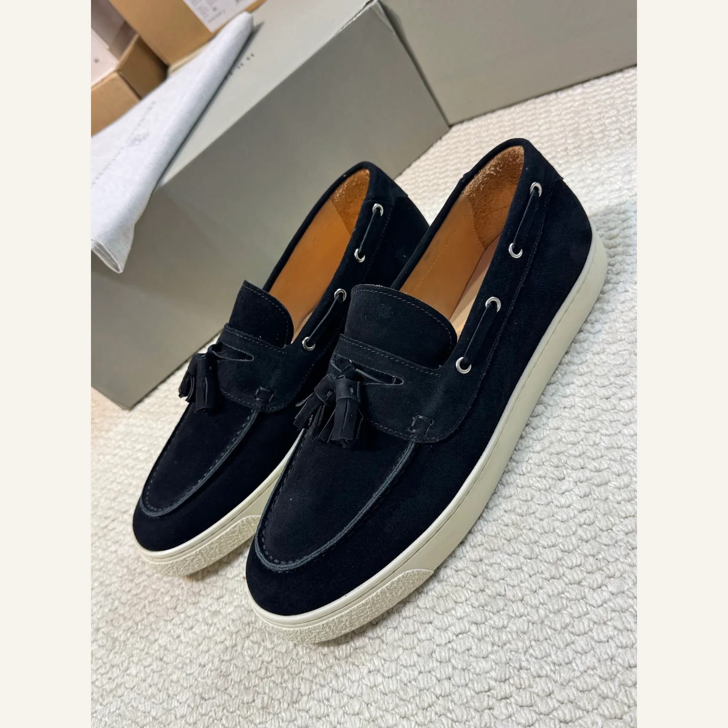 Brunello Cucinelli Suede Tassel Loafer 縮圖 1