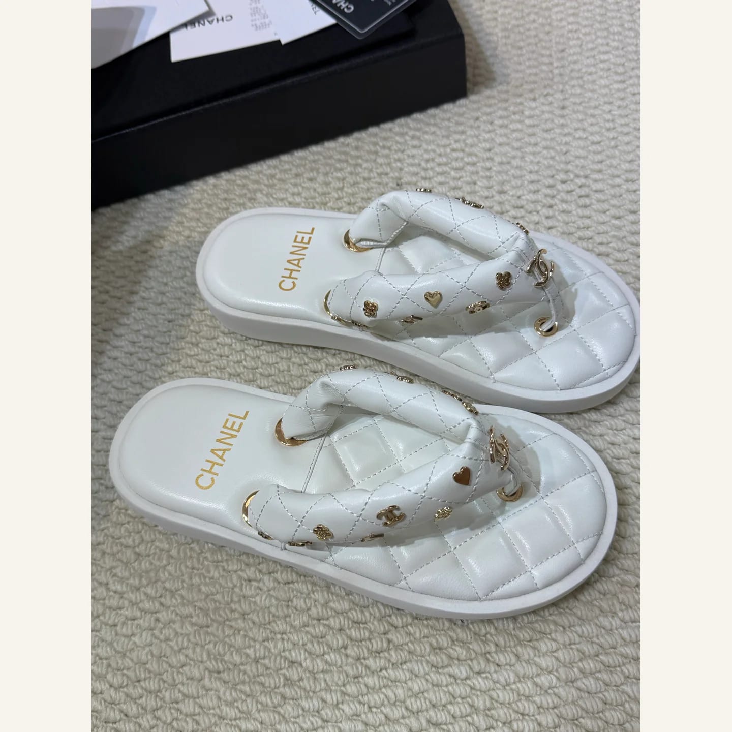 CHANEL Quilted CC Thong Sandal 縮圖 3