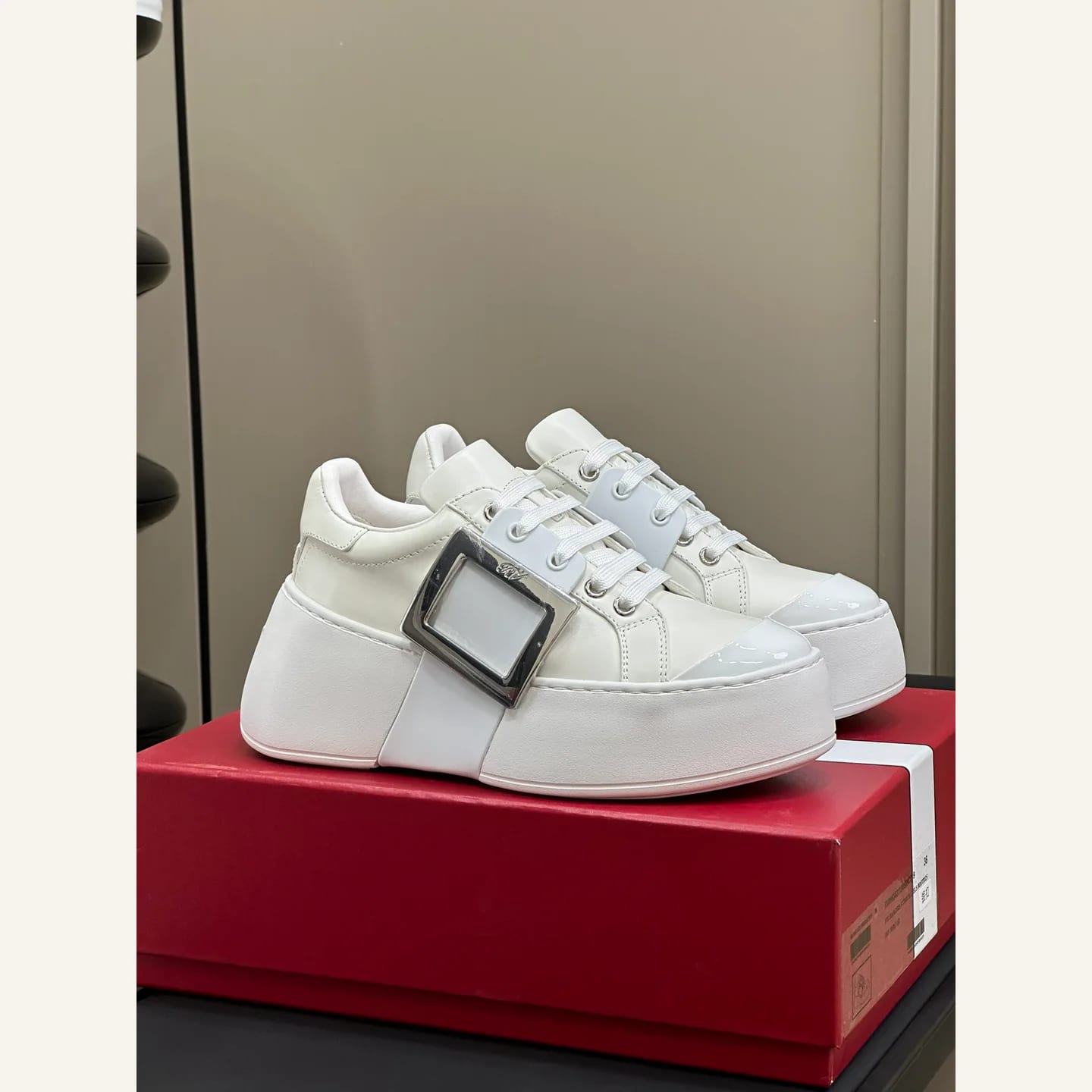 Roger Vivier Viv' Skate Sneaker 縮圖 1
