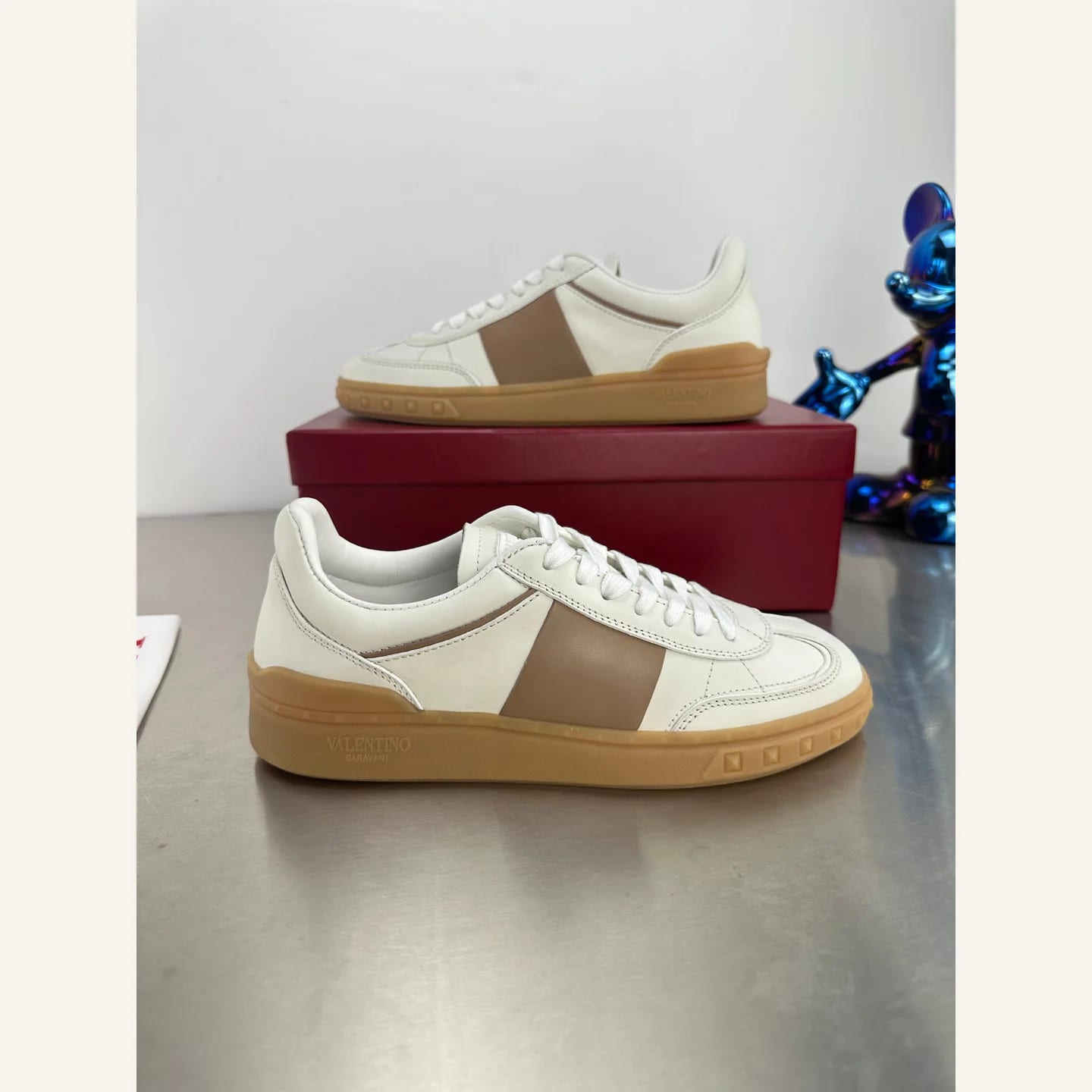 Valentino Garavani Suede Low-top Sneaker 縮圖 1