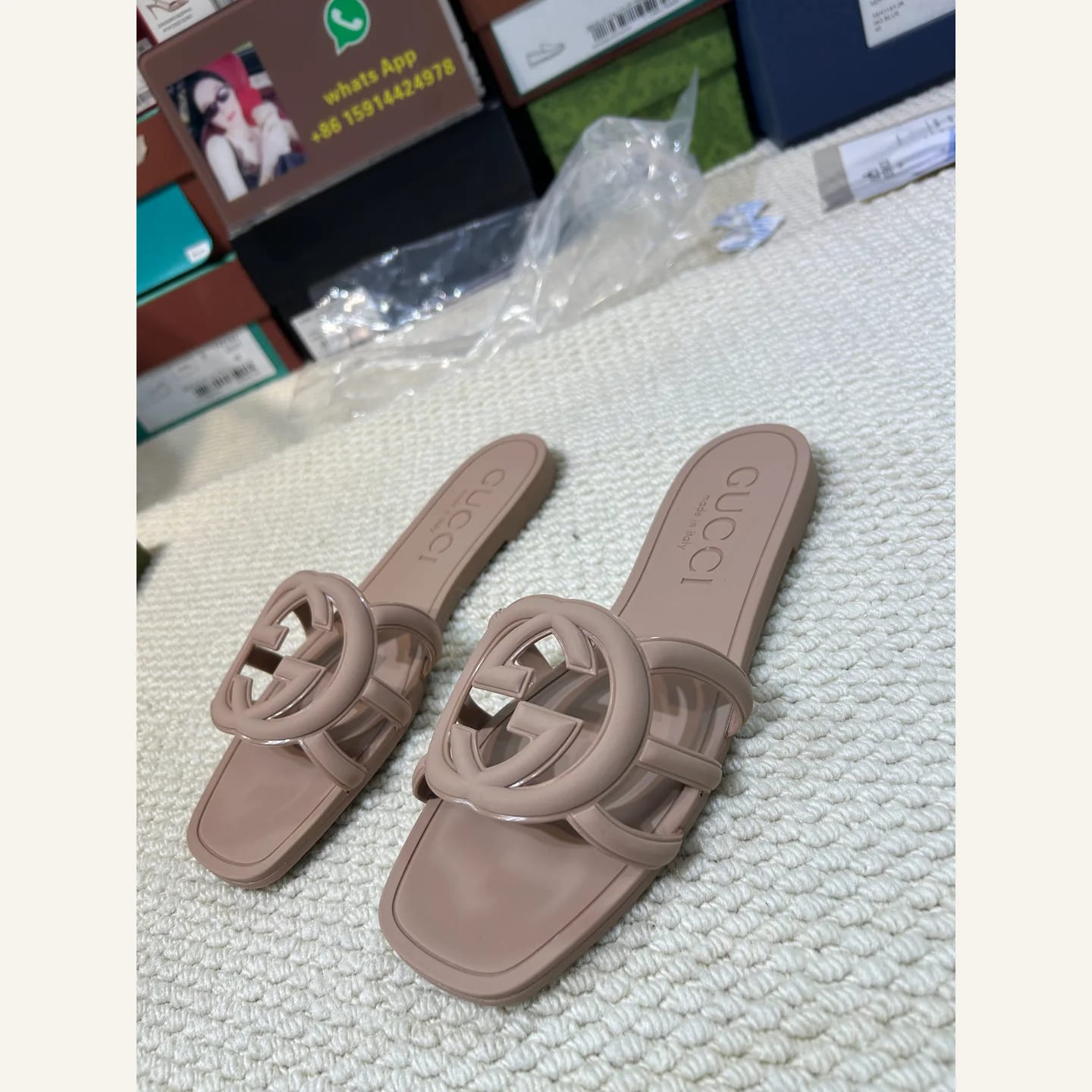 Gucci Interlocking G Slide 縮圖 1