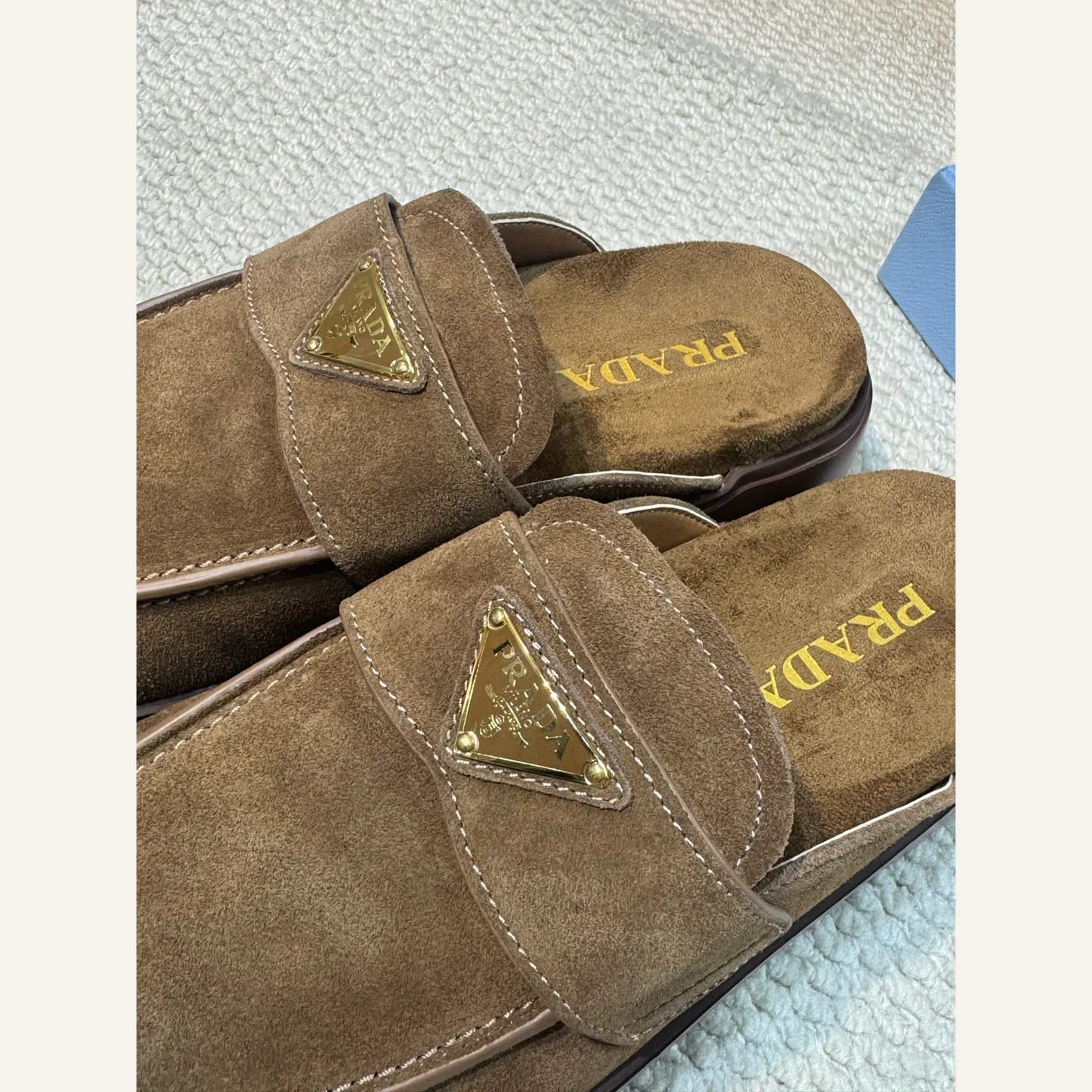 Prada Triangle-logo Shearling Platform Mule 縮圖 4