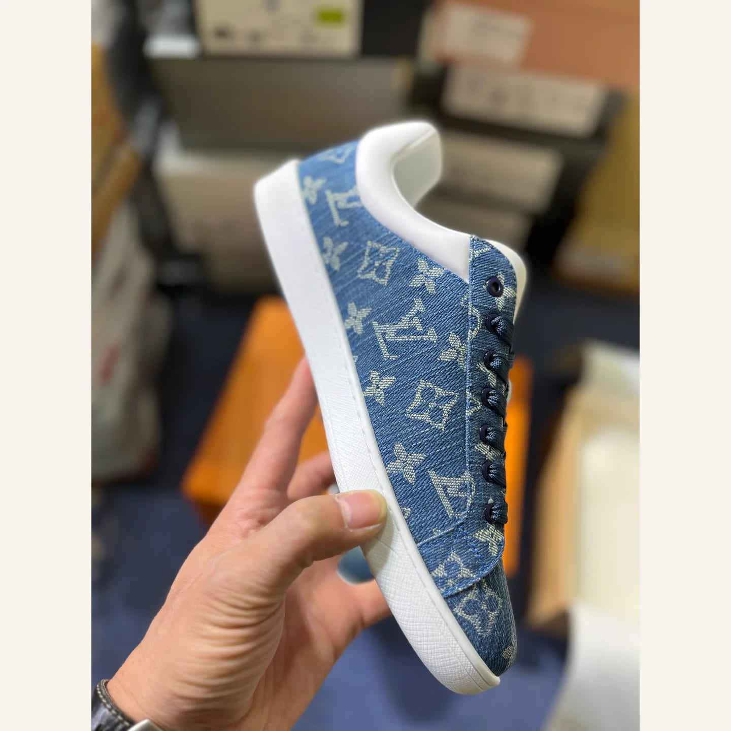 Louis Vuitton Monogram Low-top Sneaker 縮圖 2