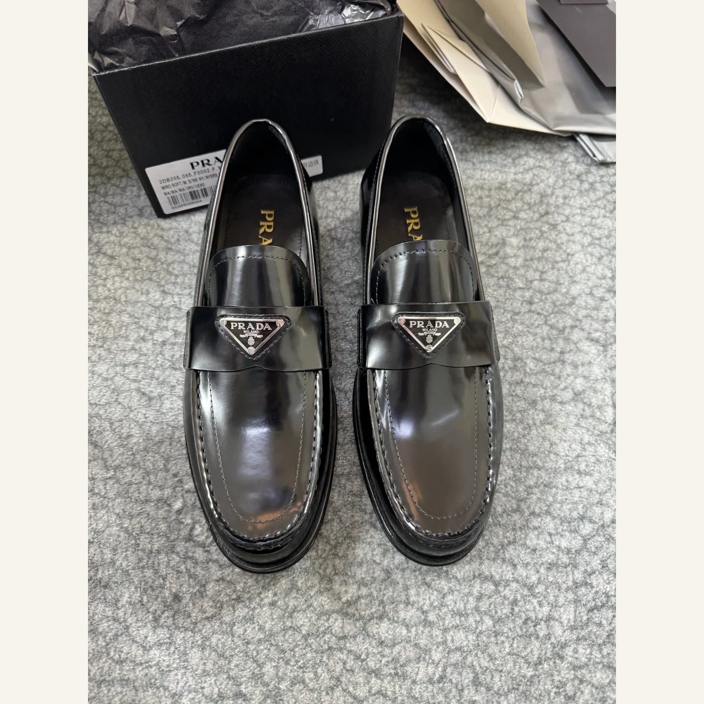Prada Monolith Loafer 縮圖 2