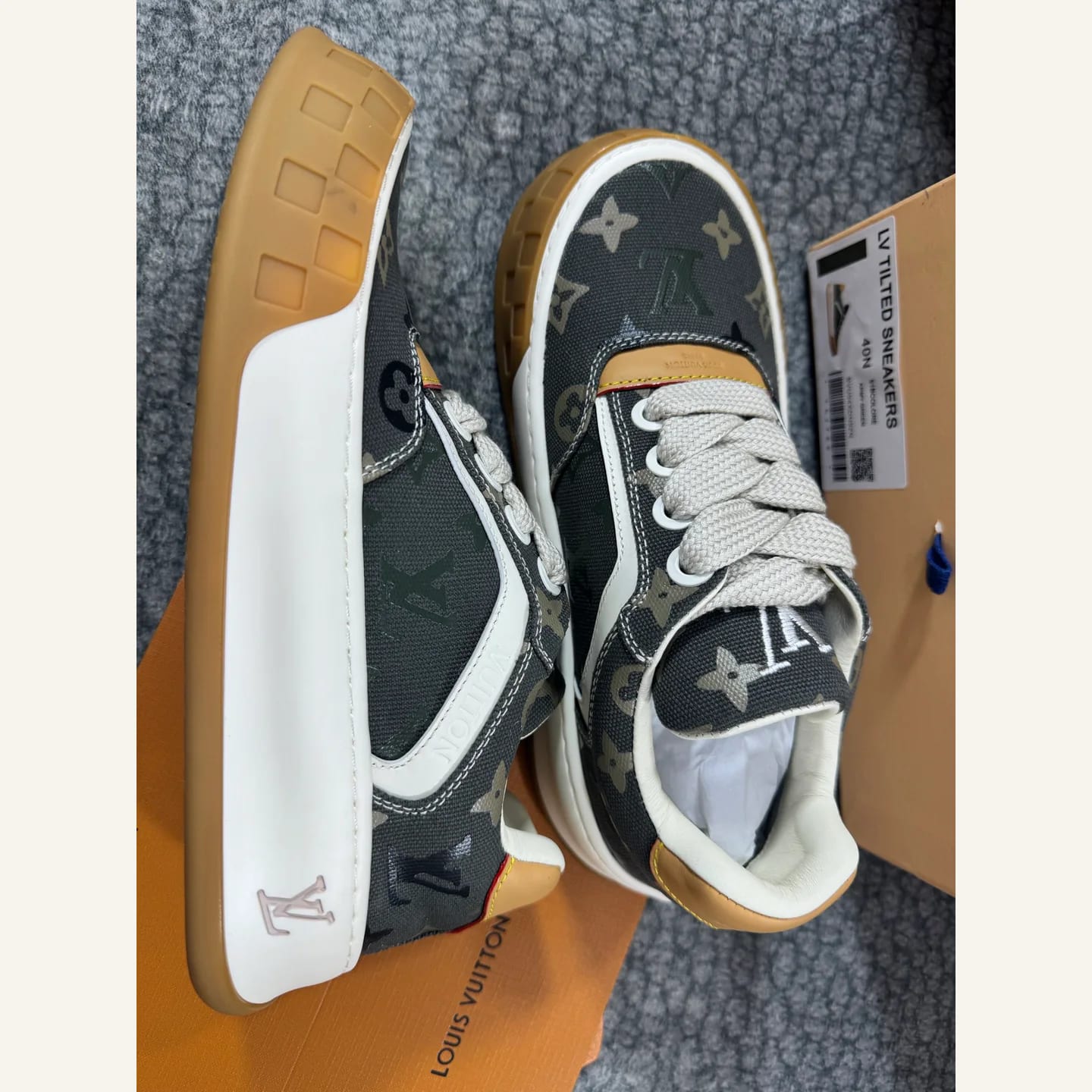 Louis Vuitton LV Trainer Sneaker 縮圖 2