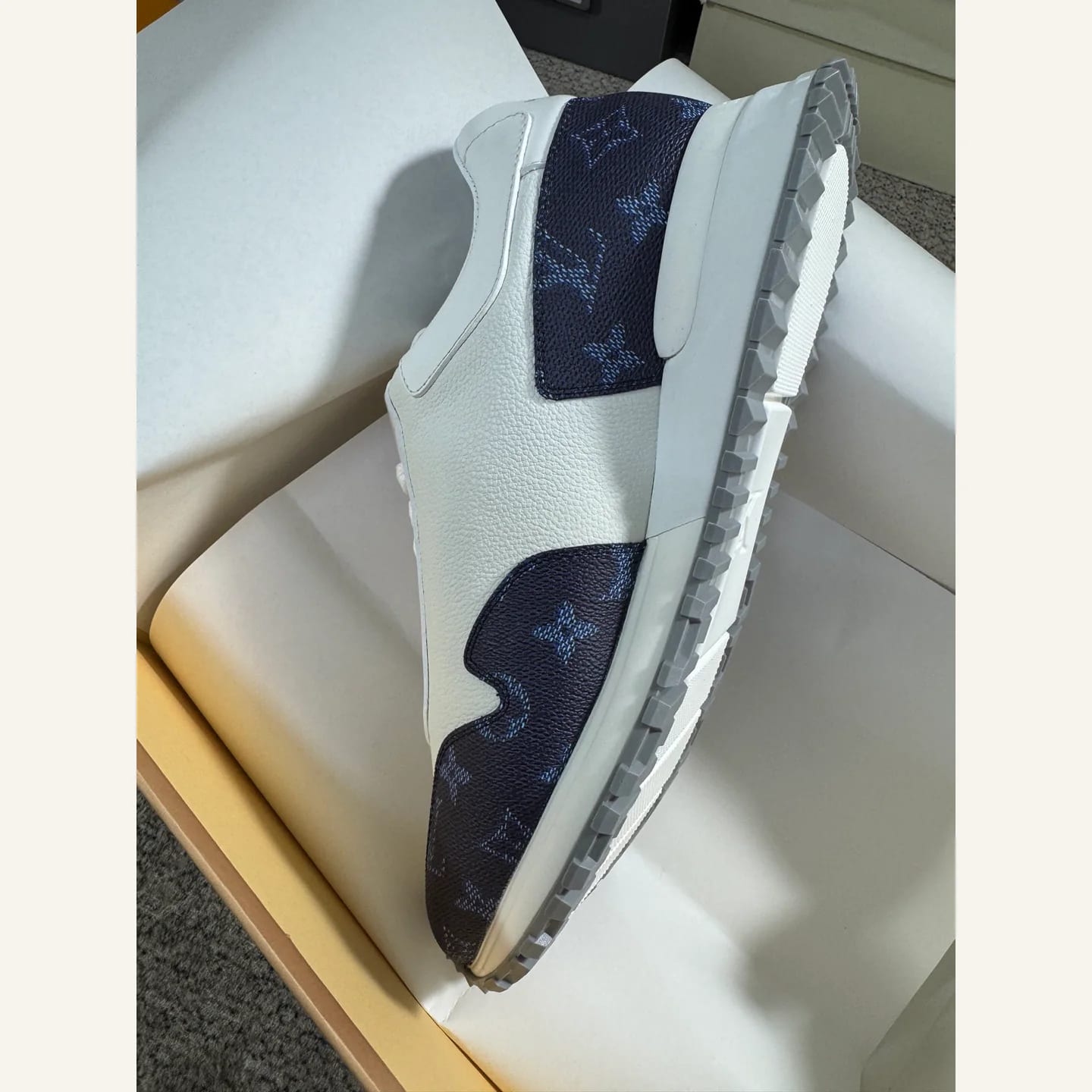 Louis Vuitton Run Away Sneaker 縮圖 4