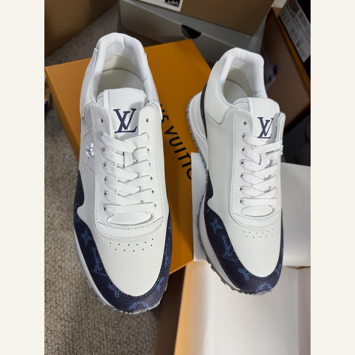 Louis Vuitton Run Away Sneaker 縮圖 2