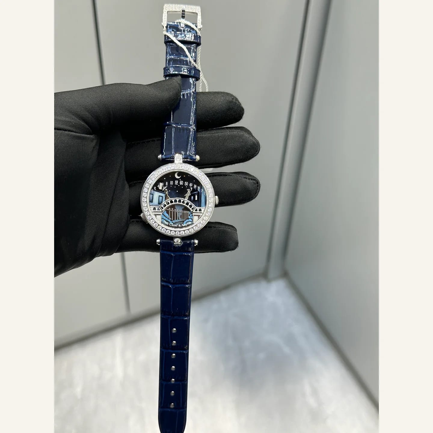 Van Cleef & Arpels Pont des Amoureux 縮圖 1