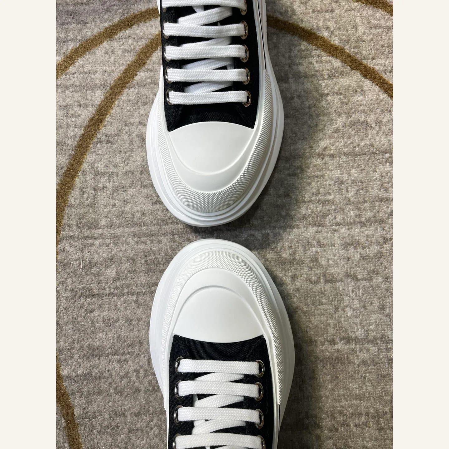 Alexander McQueen Tread Slick Sneaker 縮圖 4