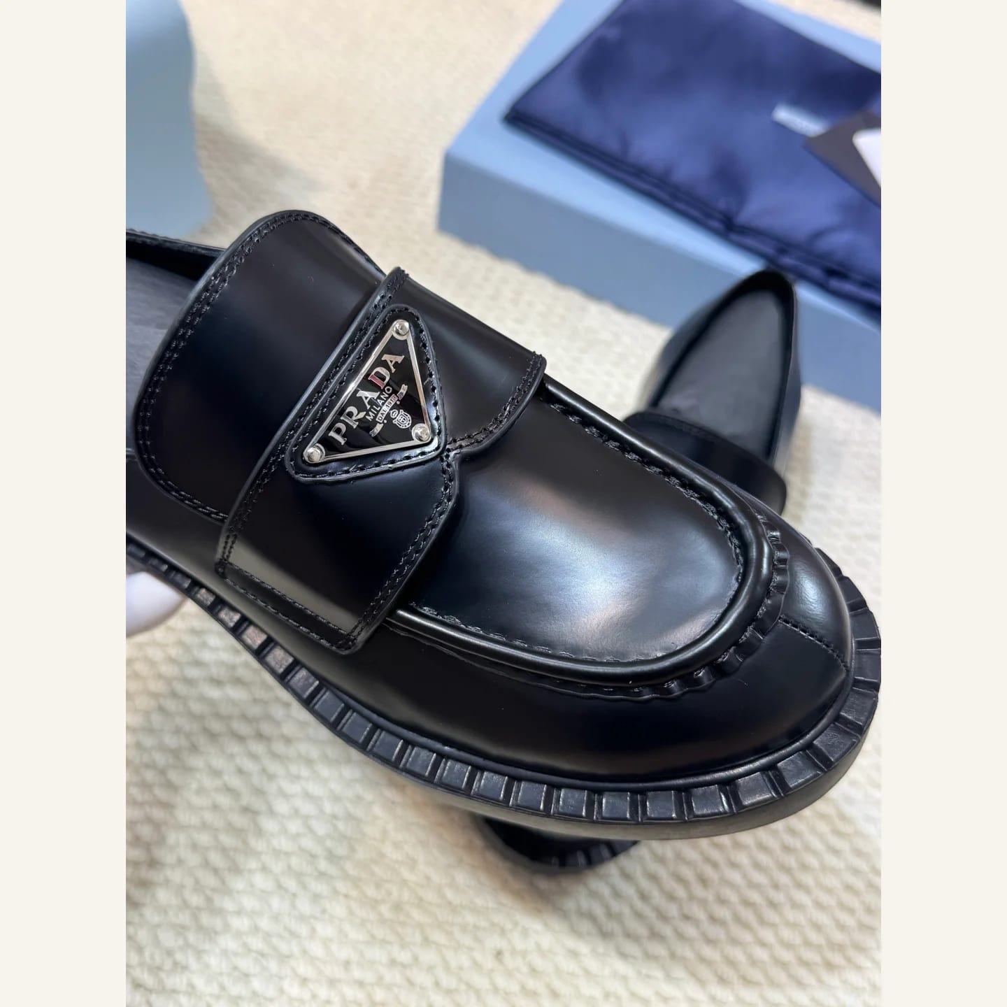 Prada Monolith Loafer 縮圖 3