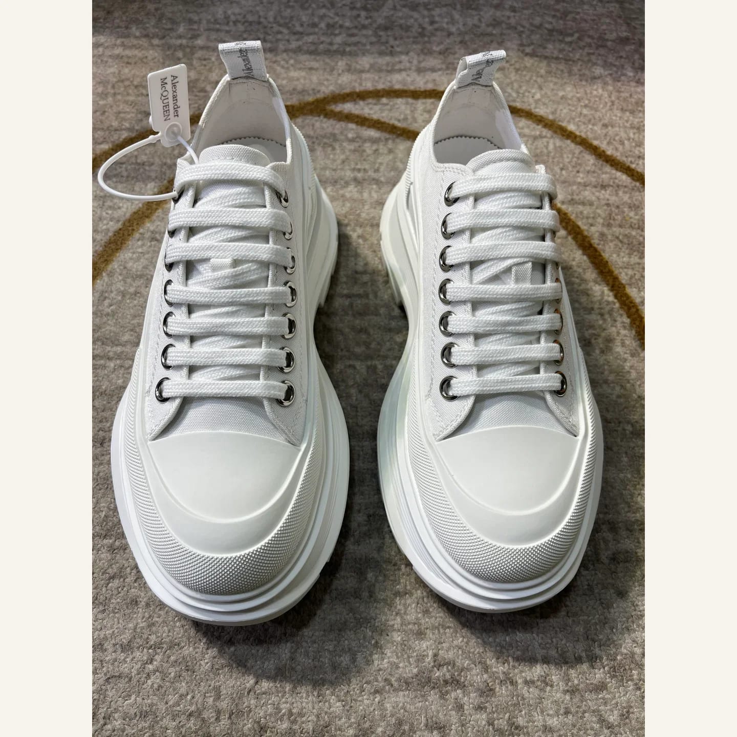 Alexander McQueen Tread Slick Sneaker 縮圖 2