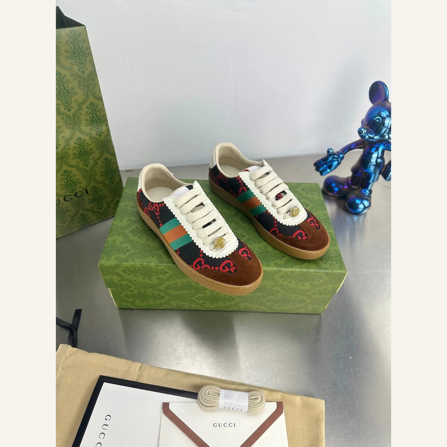 Gucci Retro Trainer Sneaker 縮圖 1