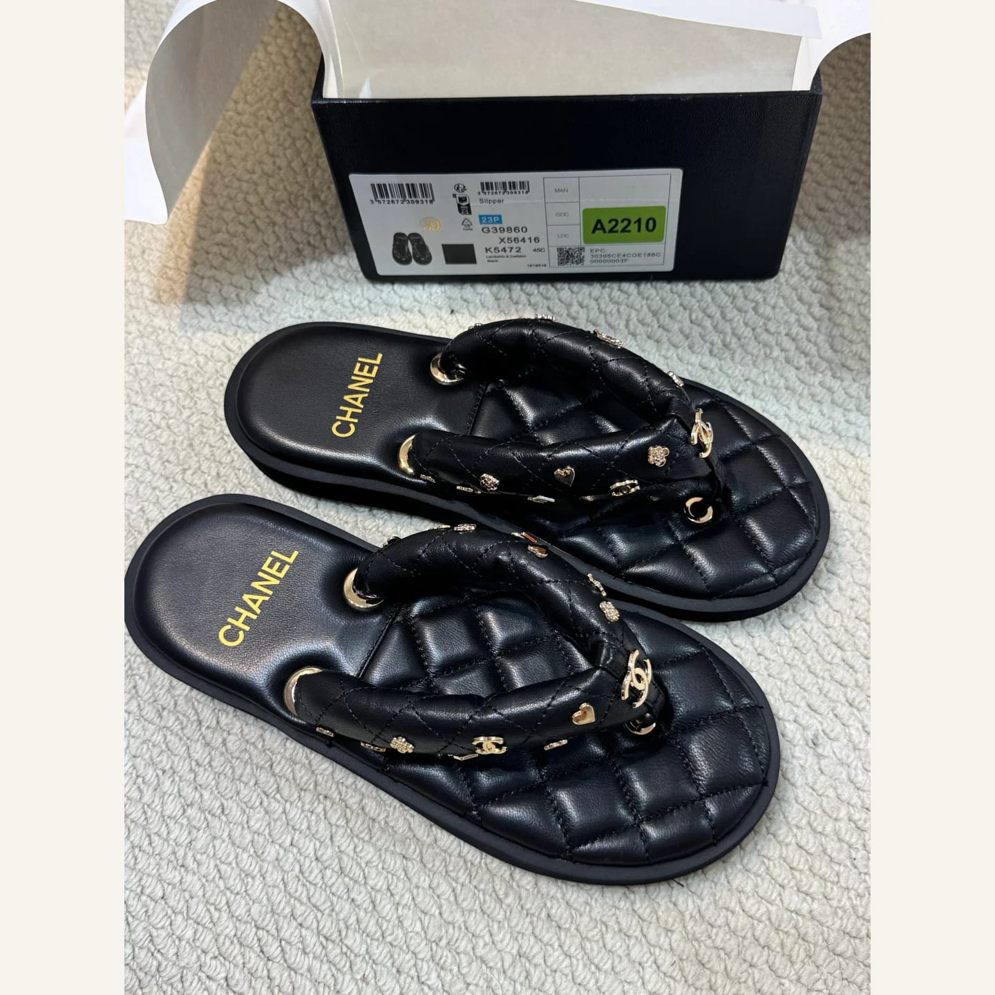 CHANEL Quilted CC Thong Sandal 縮圖 3