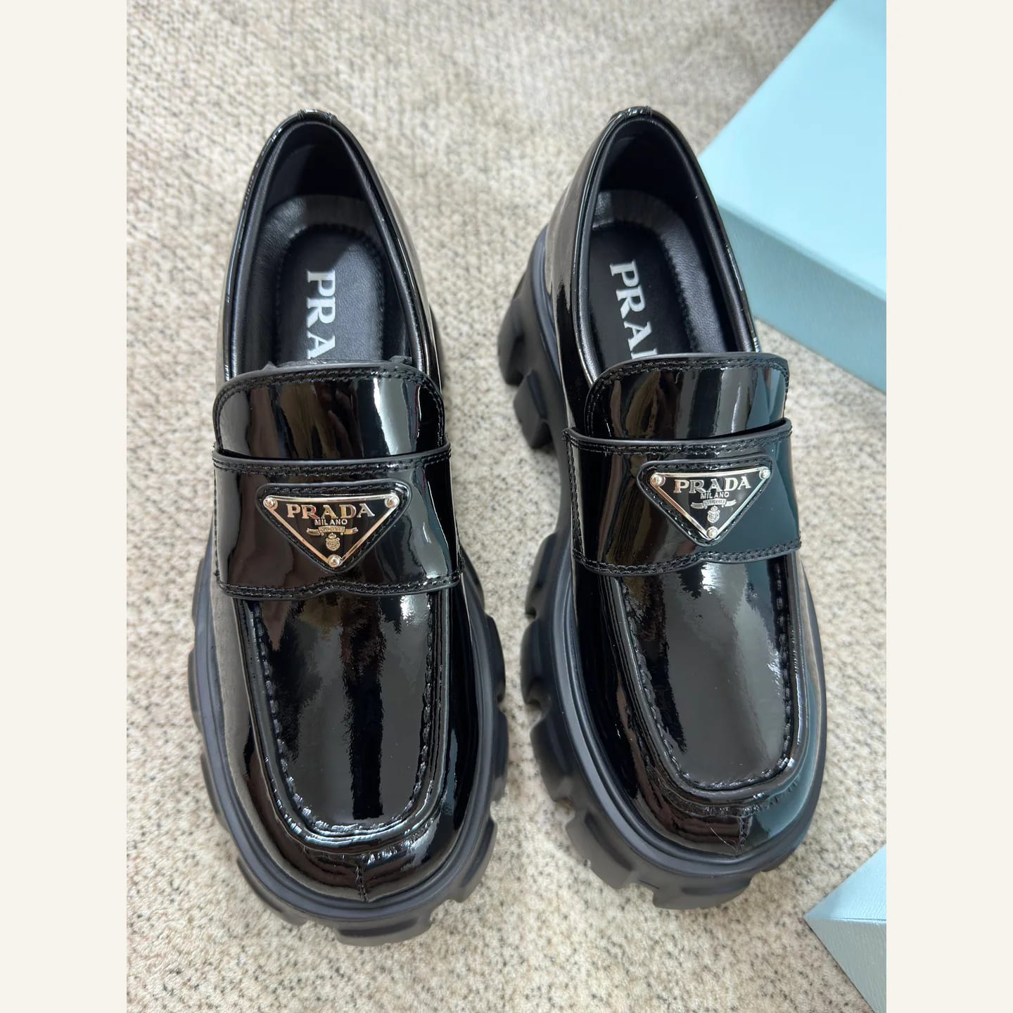 Prada Monolith Patent Loafer 縮圖 2