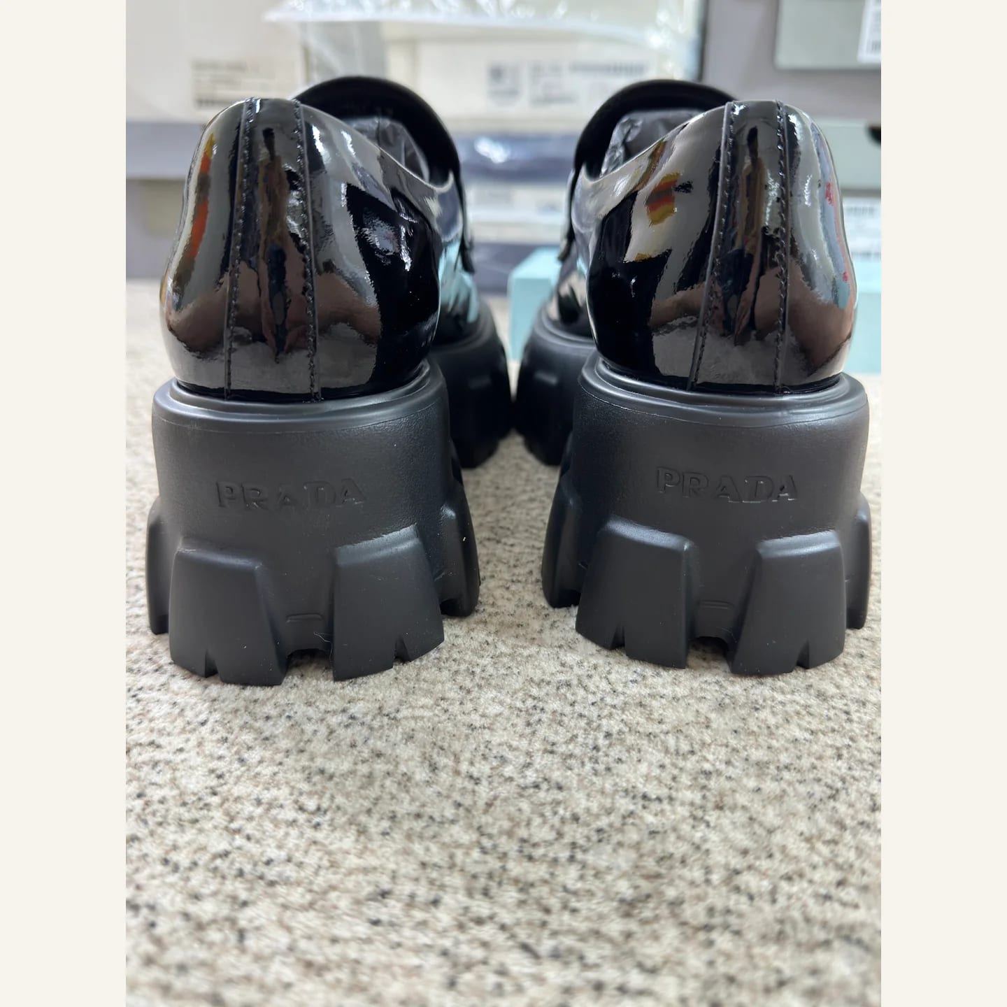 Prada Monolith Patent Loafer 縮圖 4