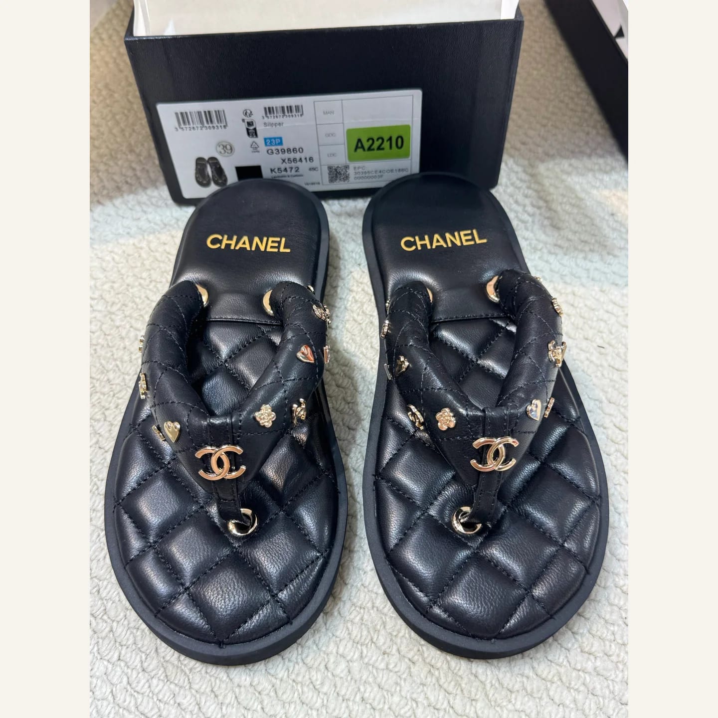 CHANEL Quilted CC Thong Sandal 縮圖 2