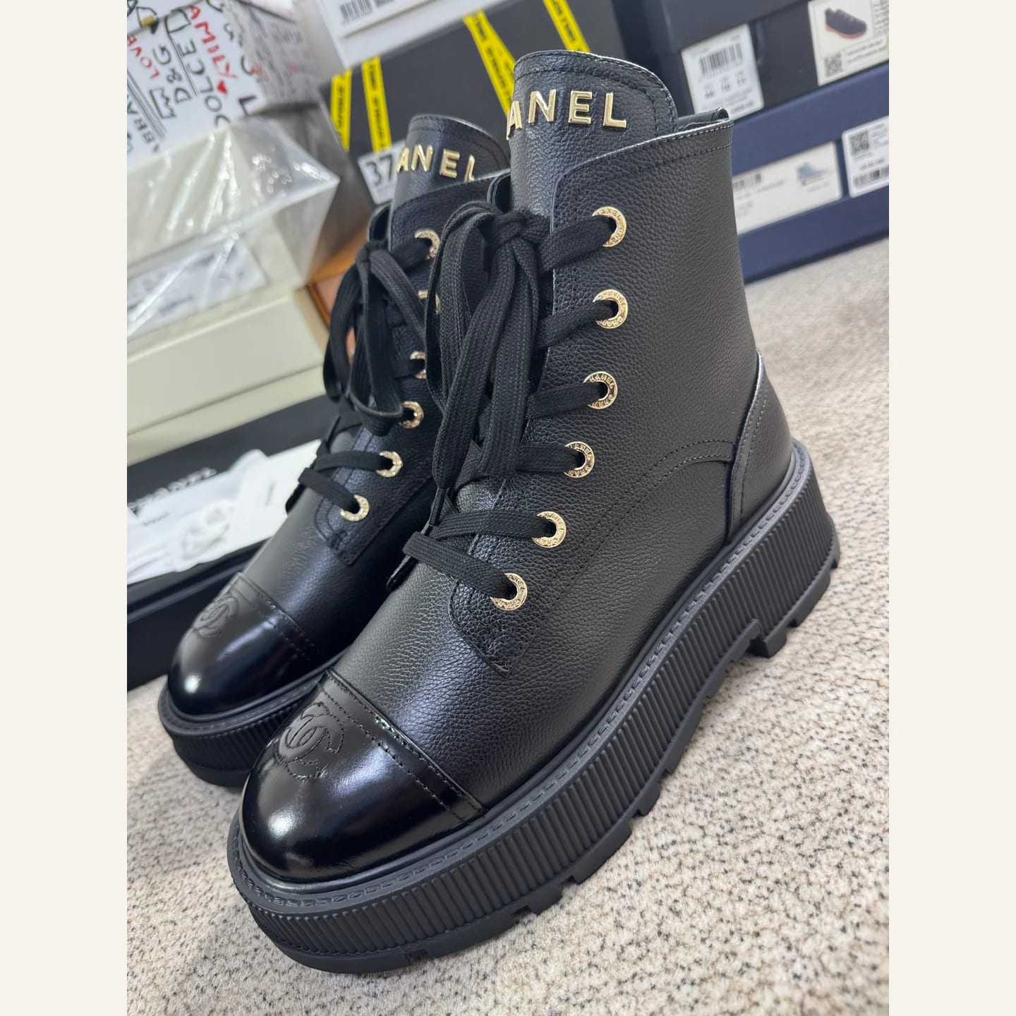 CHANEL CC Lace-up Ankle Boot 縮圖 1