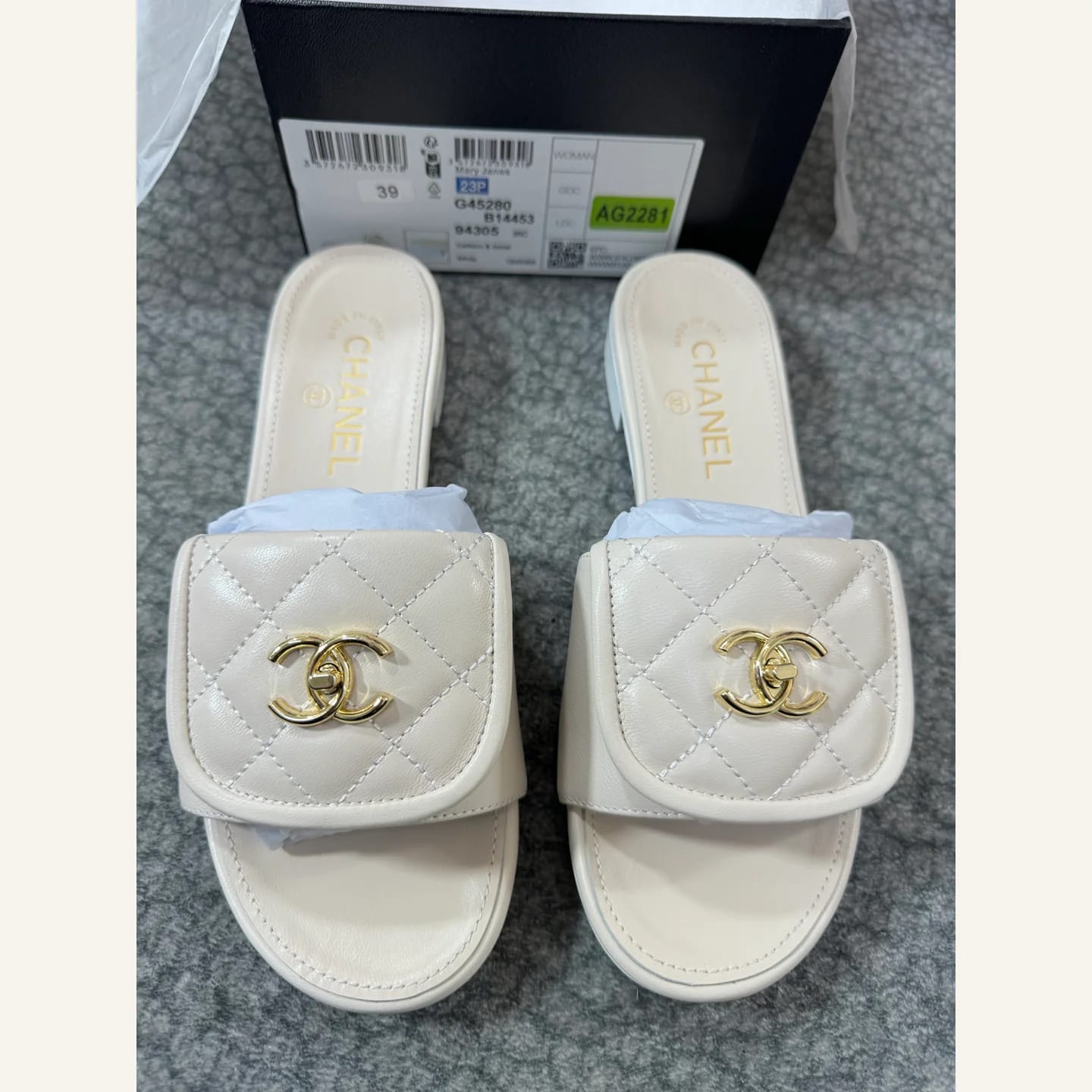 CHANEL Quilted CC Slide 縮圖 2