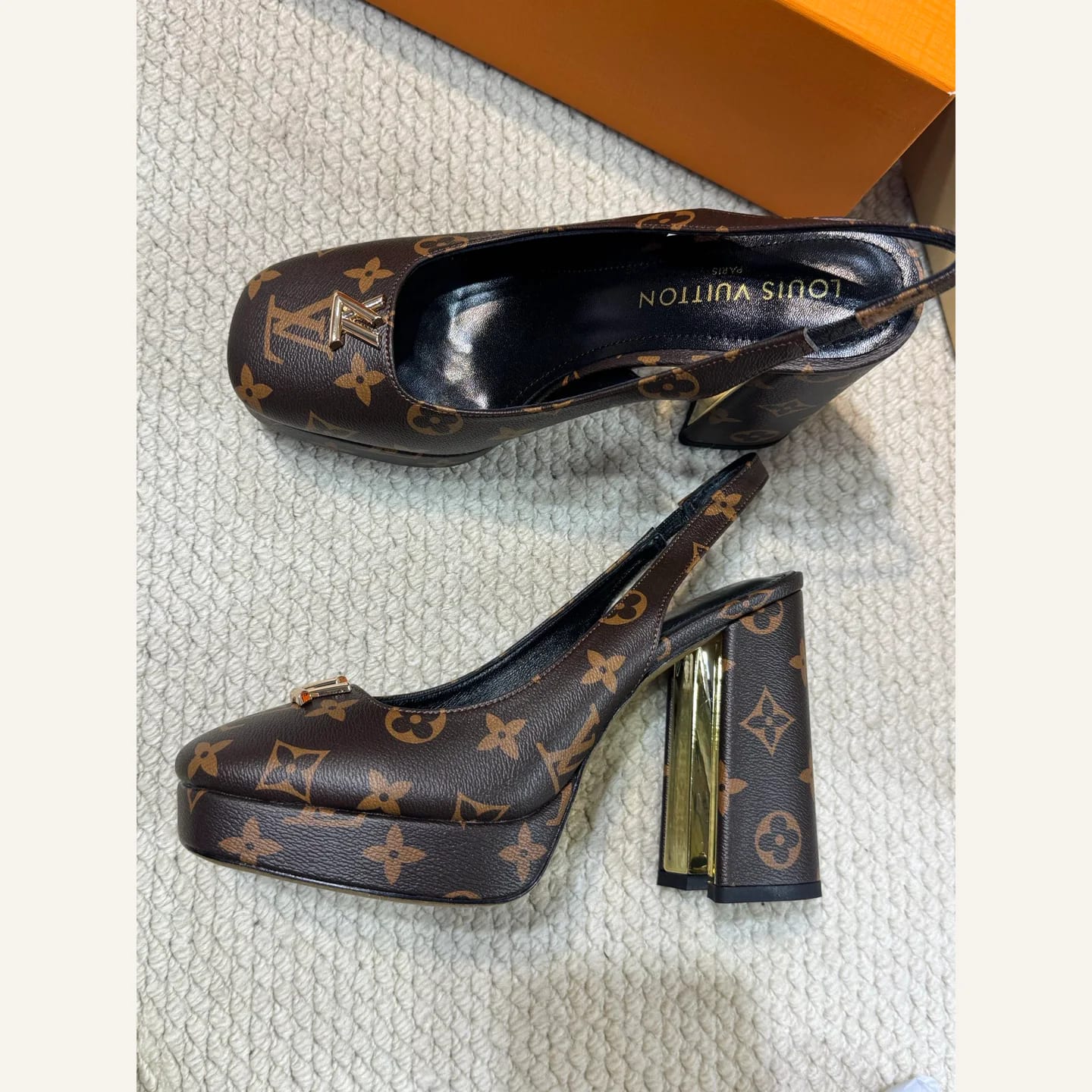 Louis Vuitton Monogram Platform Pump 縮圖 3