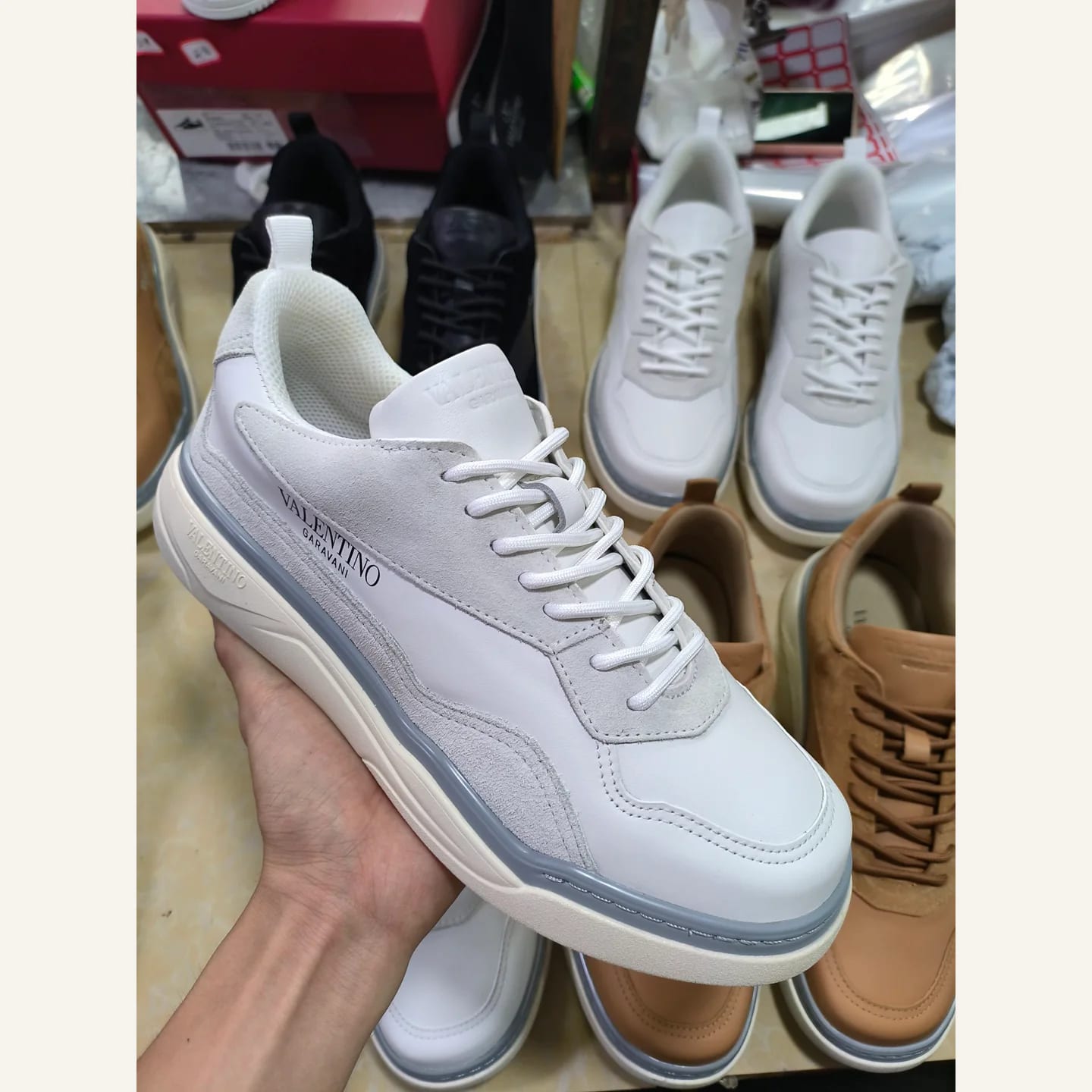 Valentino Garavani One Stud Low-top Sneaker 縮圖 1