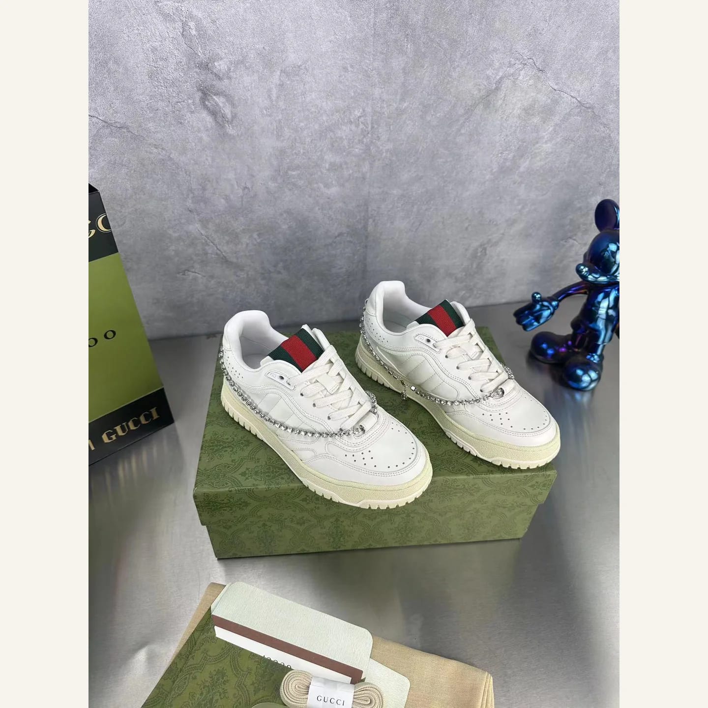 Gucci Distressed Basketball Sneaker 縮圖 2