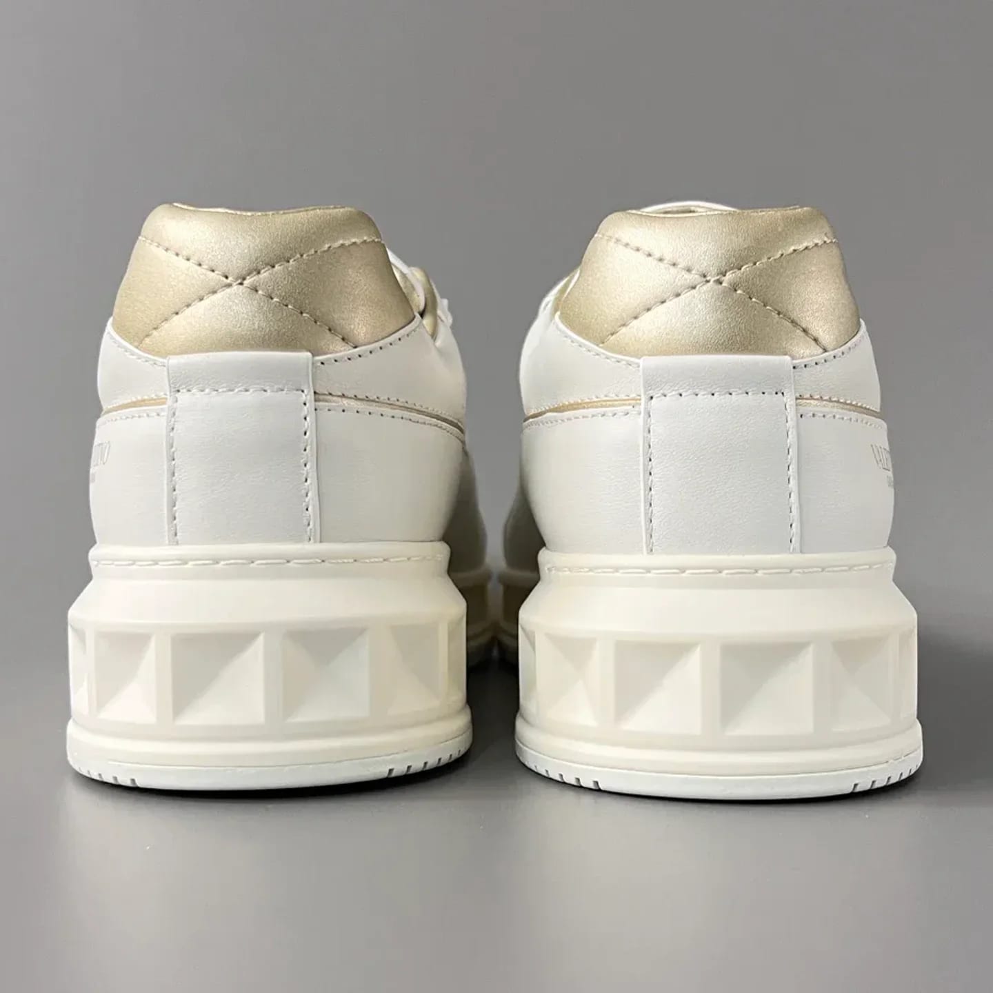 Valentino Garavani One Stud Sneaker 縮圖 3
