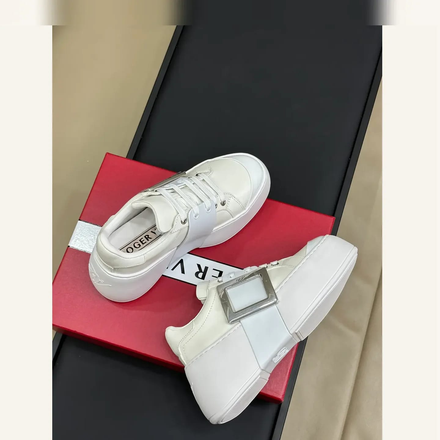 Roger Vivier Viv' Skate Sneaker 縮圖 4