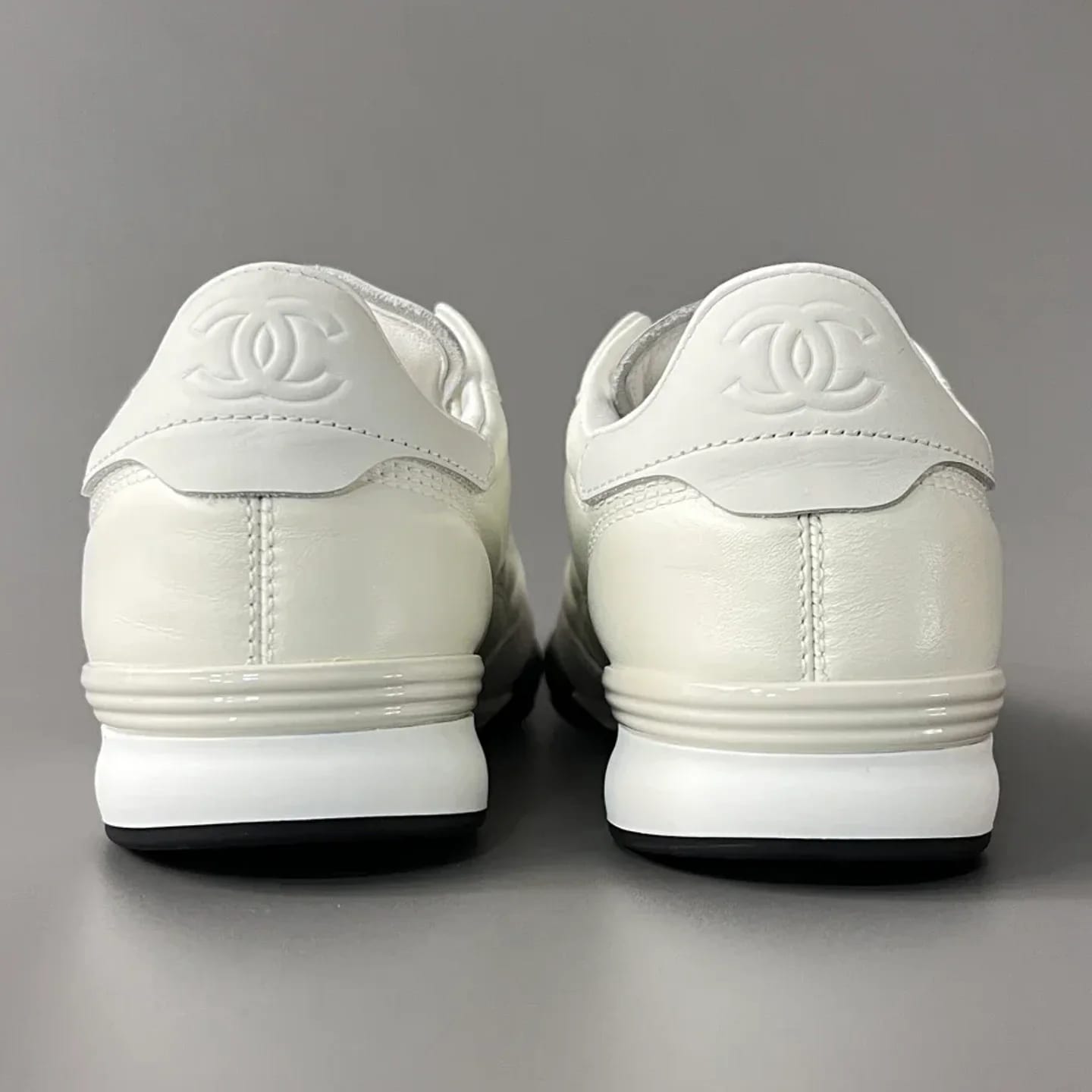Chanel Quilted Low-Top Sneakers 縮圖 3