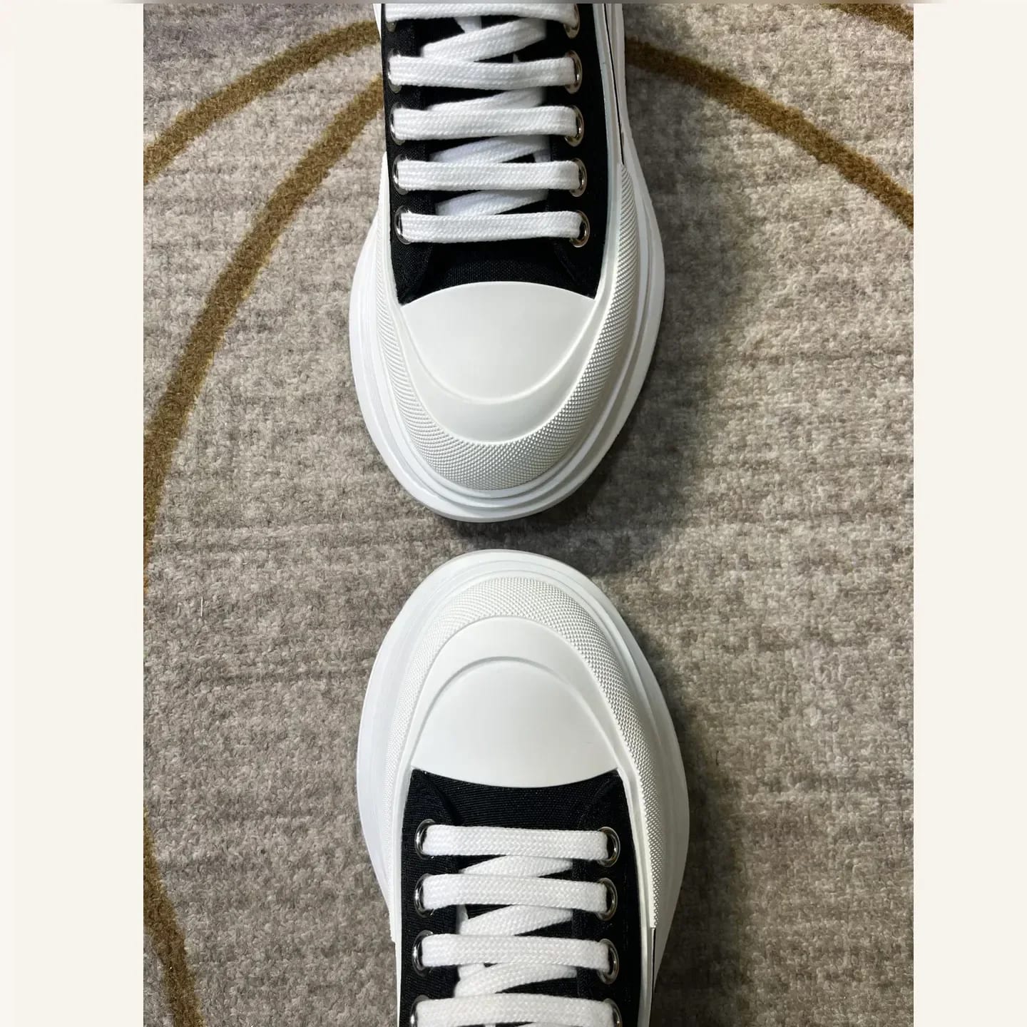 Alexander McQueen Tread Slick Sneaker 縮圖 4