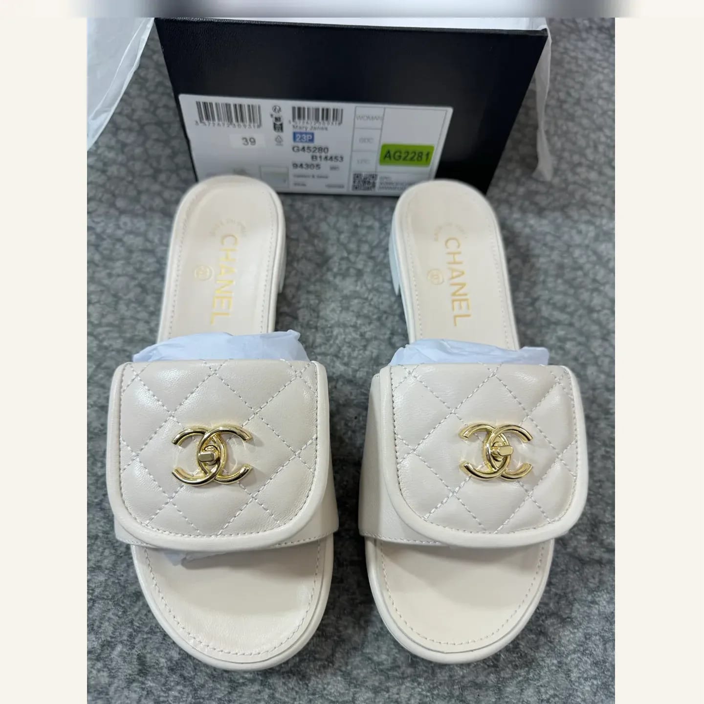 CHANEL Quilted CC Slide 縮圖 2