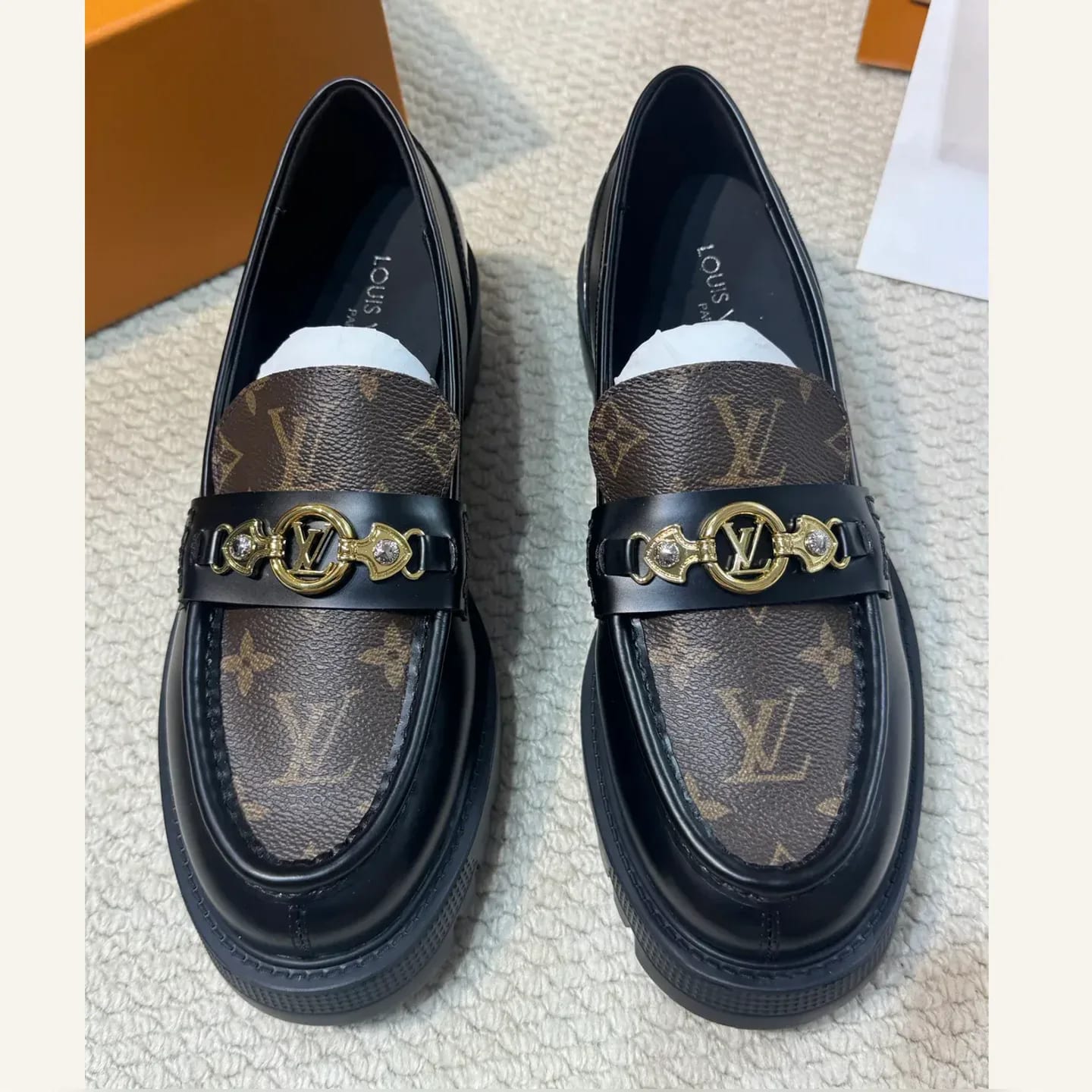 Louis Vuitton Monogram Chain Loafer 縮圖 2