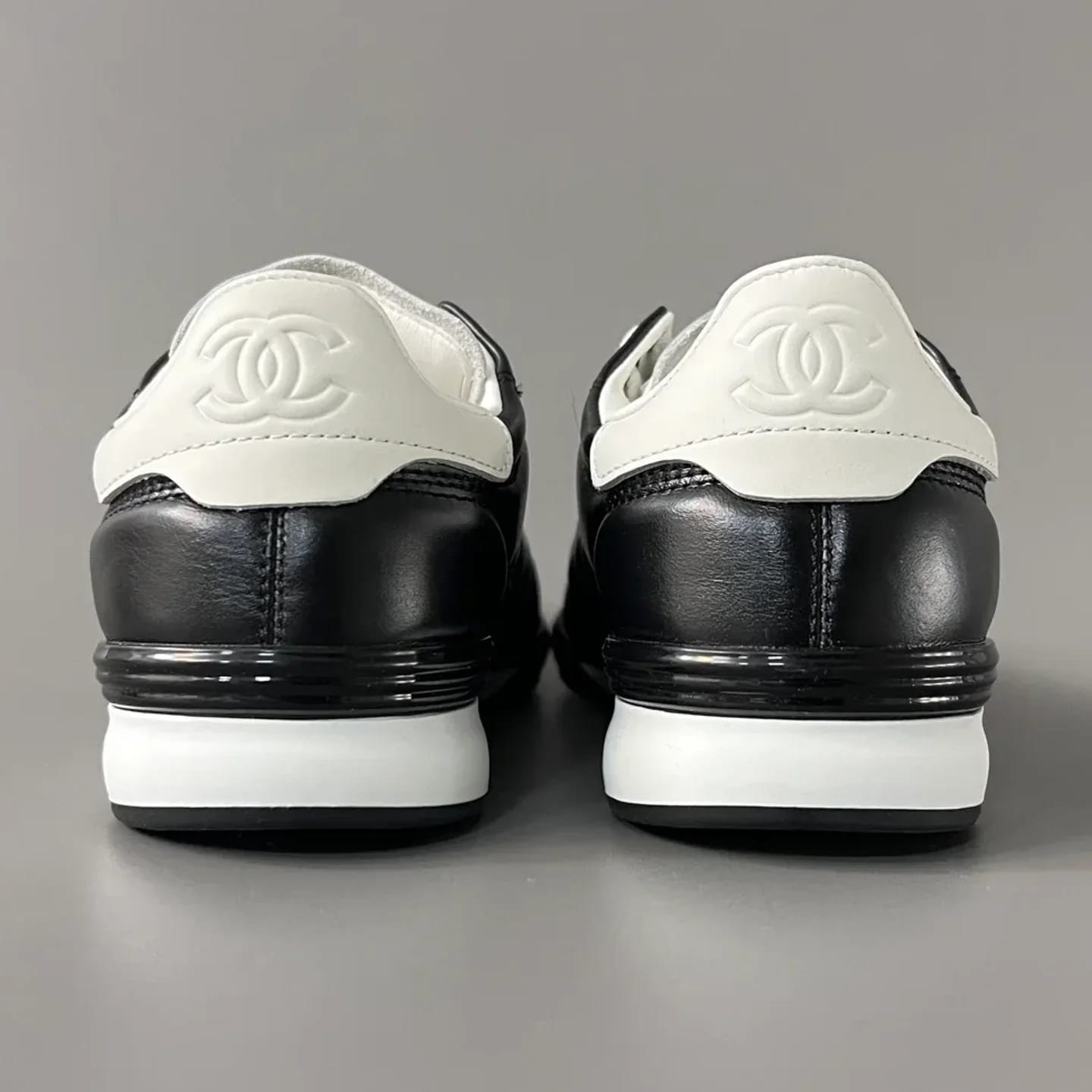 Chanel Quilted Low-Top Sneakers 縮圖 3