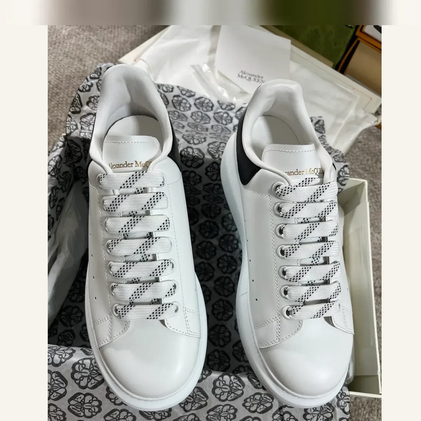 Alexander McQueen Oversized Sneaker 縮圖 2