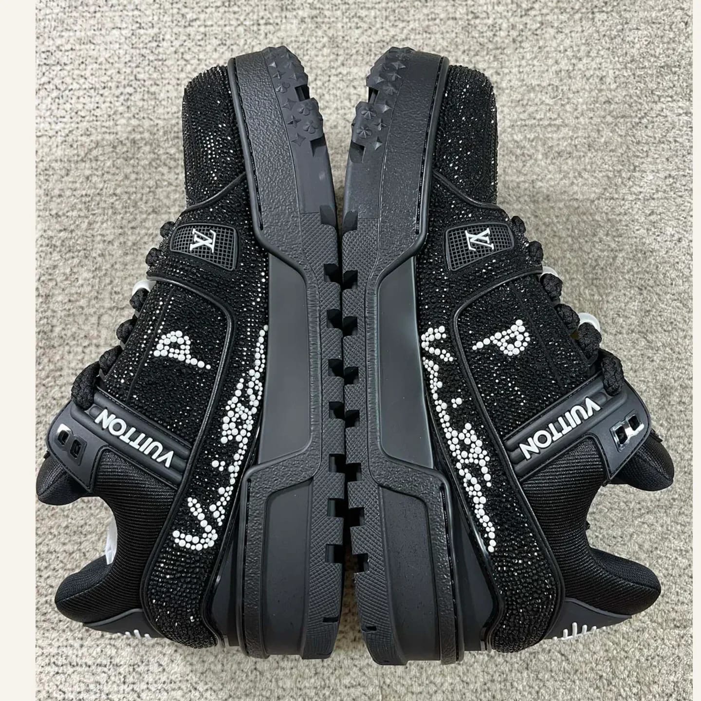 Louis Vuitton Crystal LV Trainer Sneaker 縮圖 3