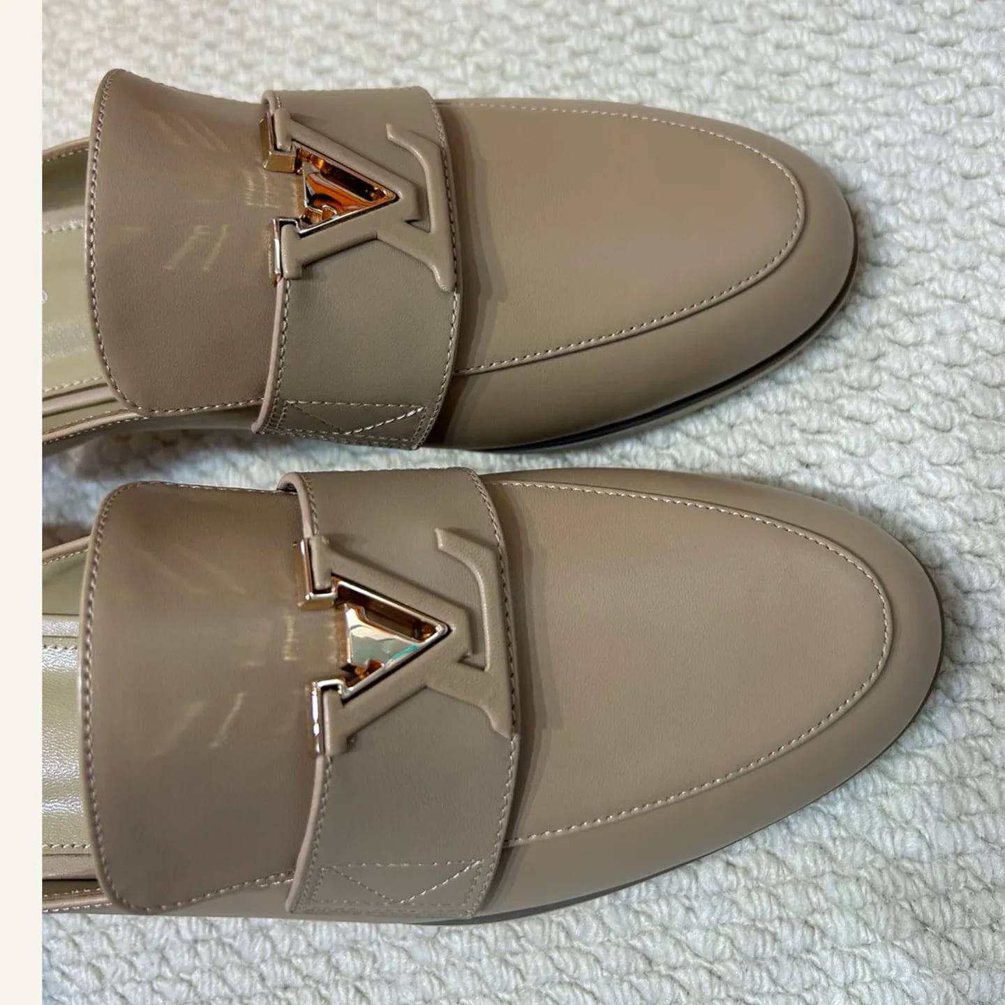 Louis Vuitton V-logo Backless Loafer 縮圖 4