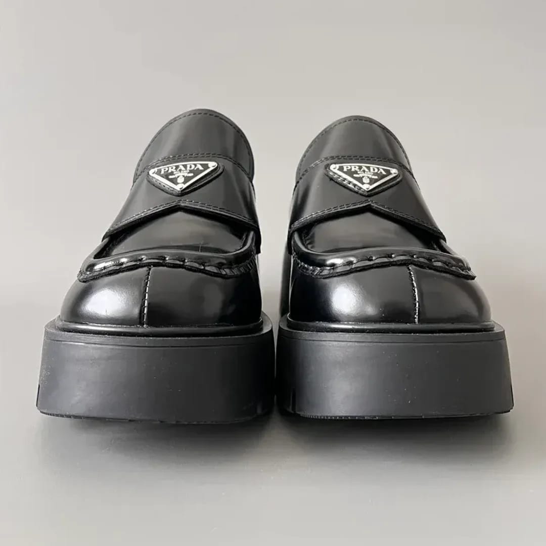 Prada Monolith Brushed Leather Loafers 縮圖 2
