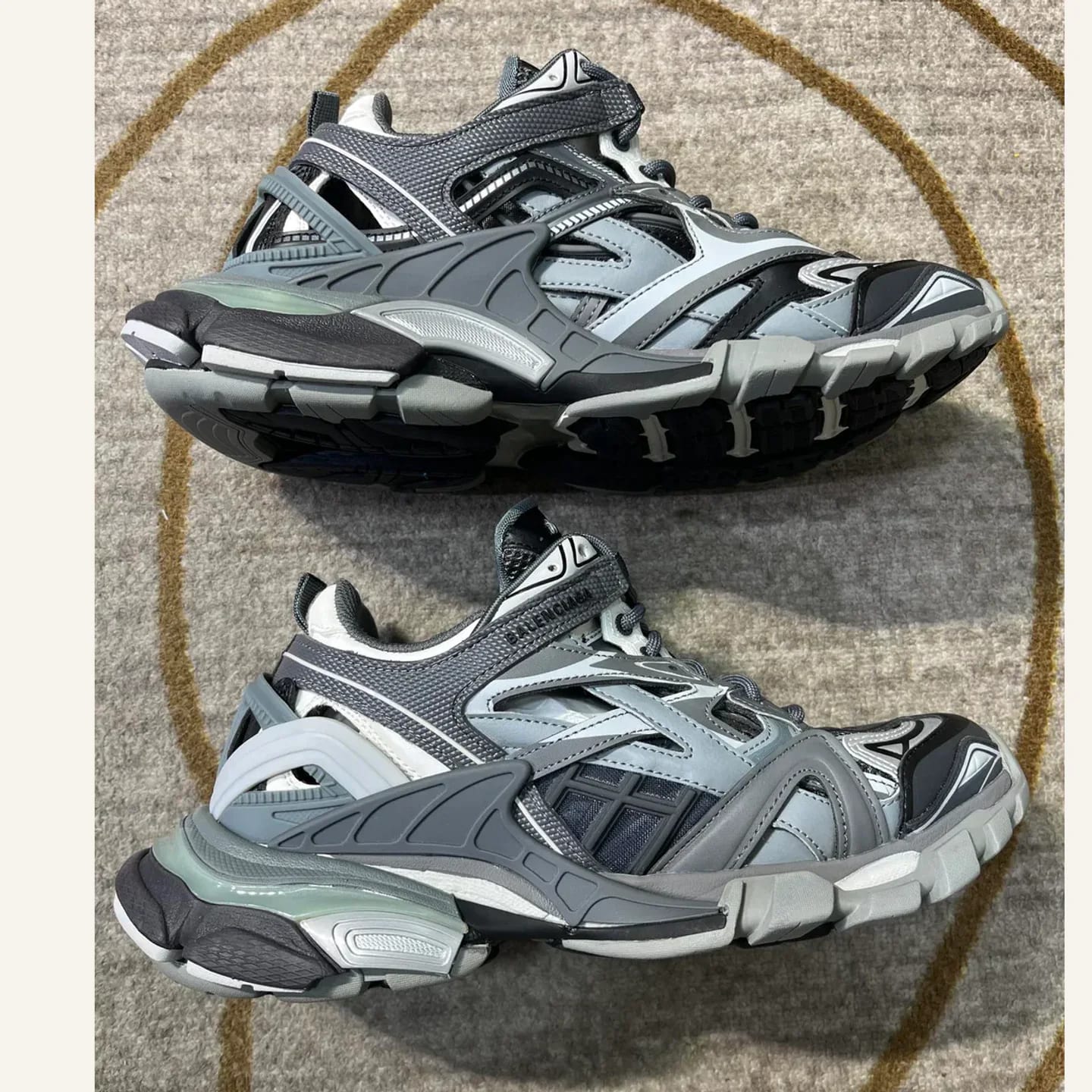 Balenciaga Runner Sneaker 縮圖 1