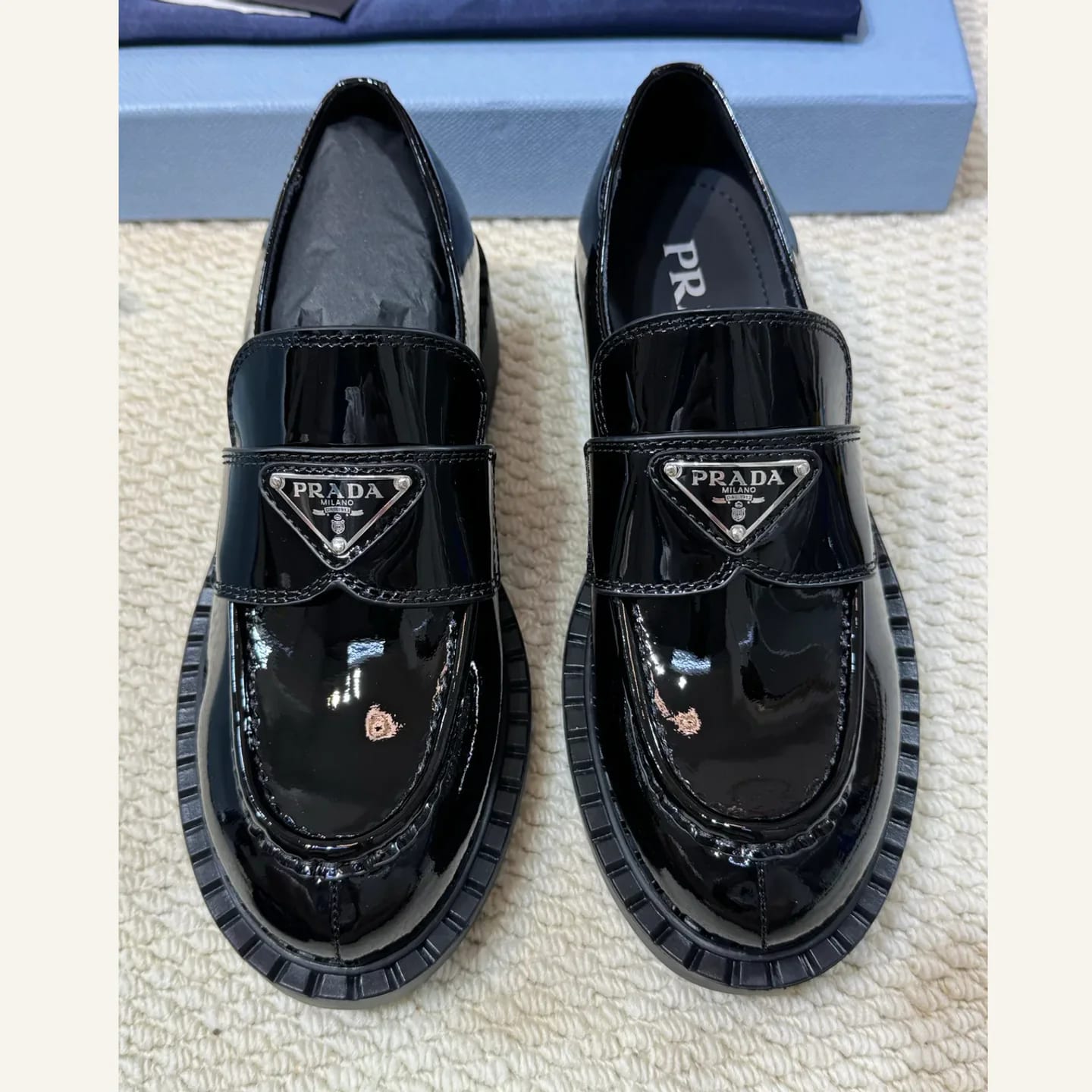 Prada Monolith Patent Loafer 縮圖 2