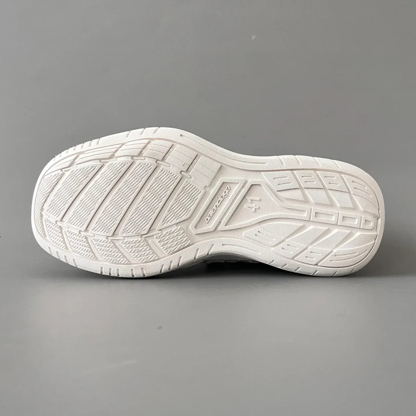 Balenciaga Hamptons Worn-Out Sneaker 縮圖 4