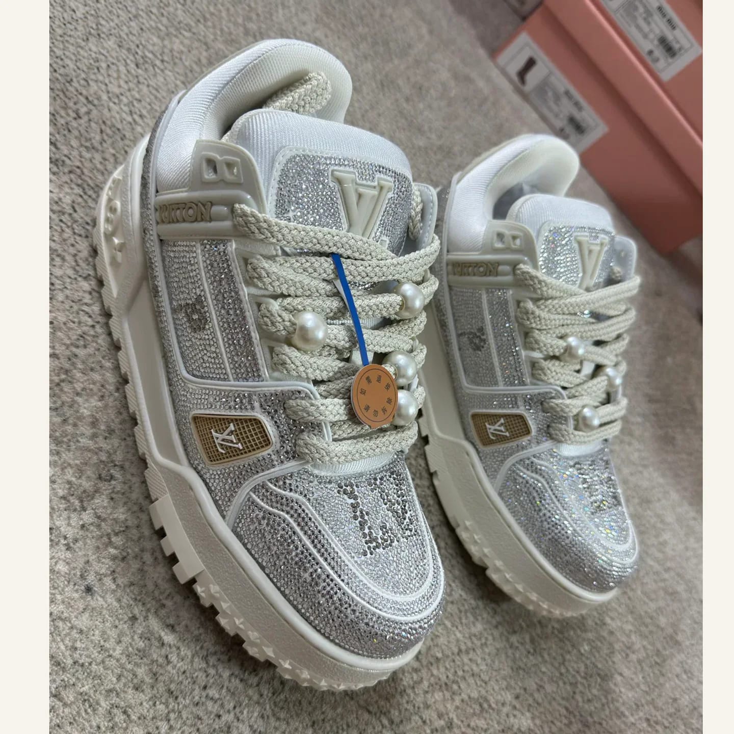 Louis Vuitton Crystal LV Trainer Sneaker 縮圖 1