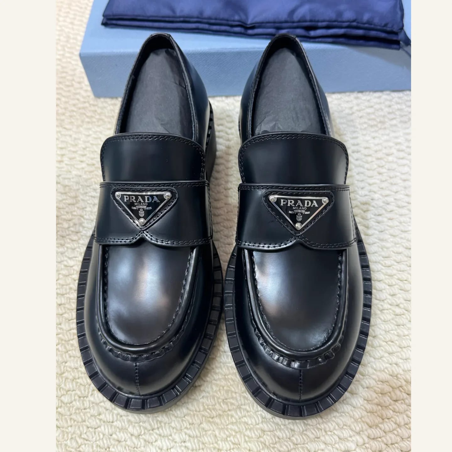 Prada Monolith Loafer 縮圖 2